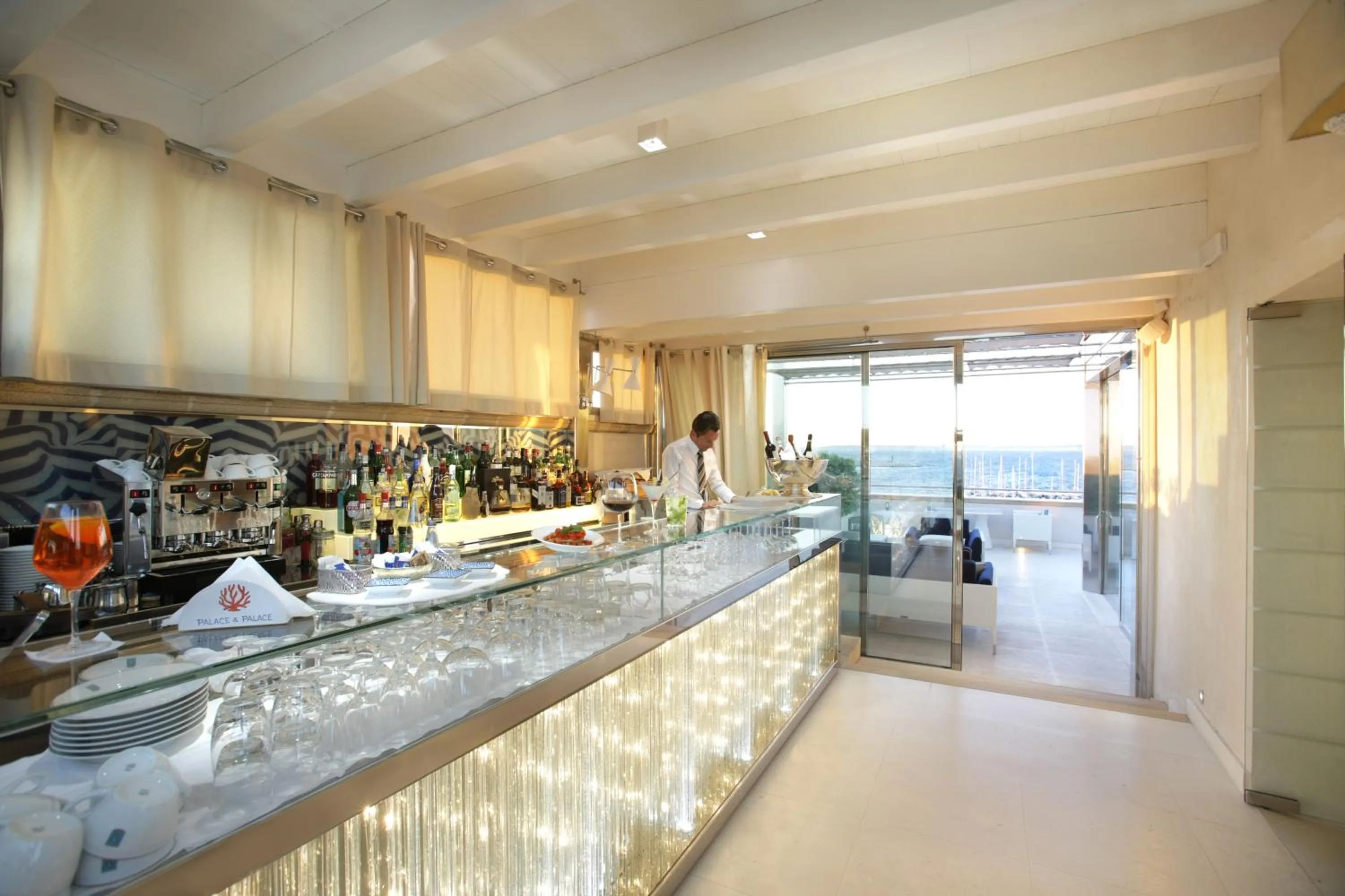 Lounge or bar in Palazzo del Corso – Boutique Hotel