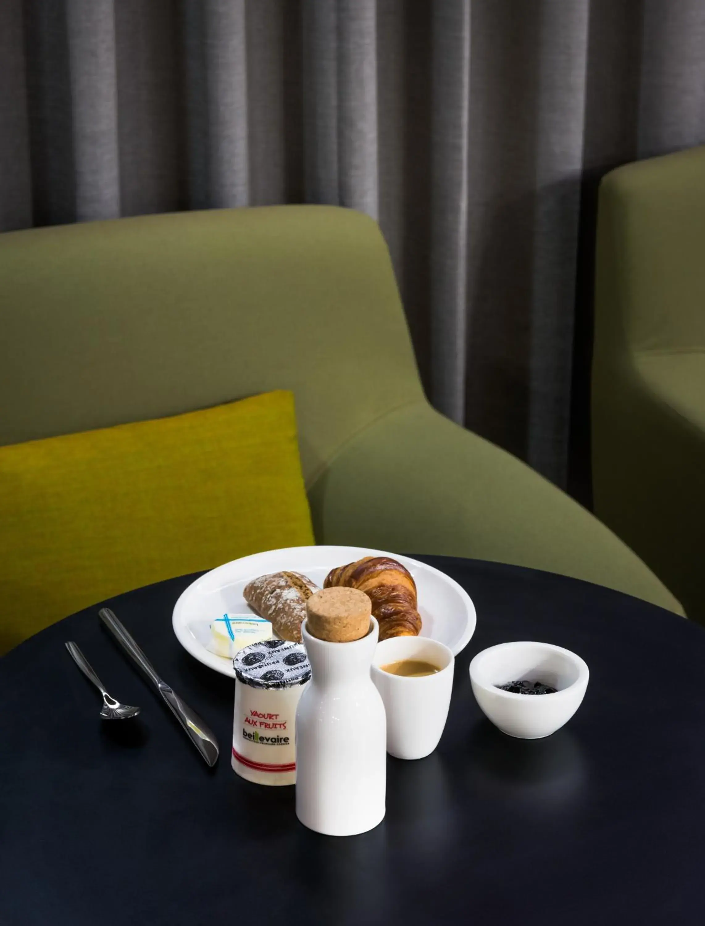 Food in OKKO Hotels Nantes Centre Ville Food in OKKO Hotels Nantes Centre Ville