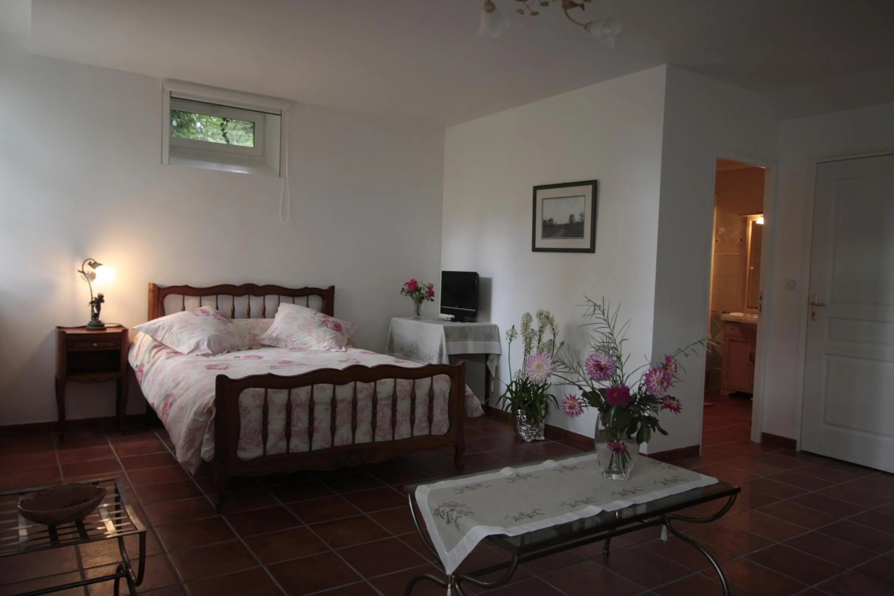 Photo of the whole room, Bed in Les Vallées du Guyoult