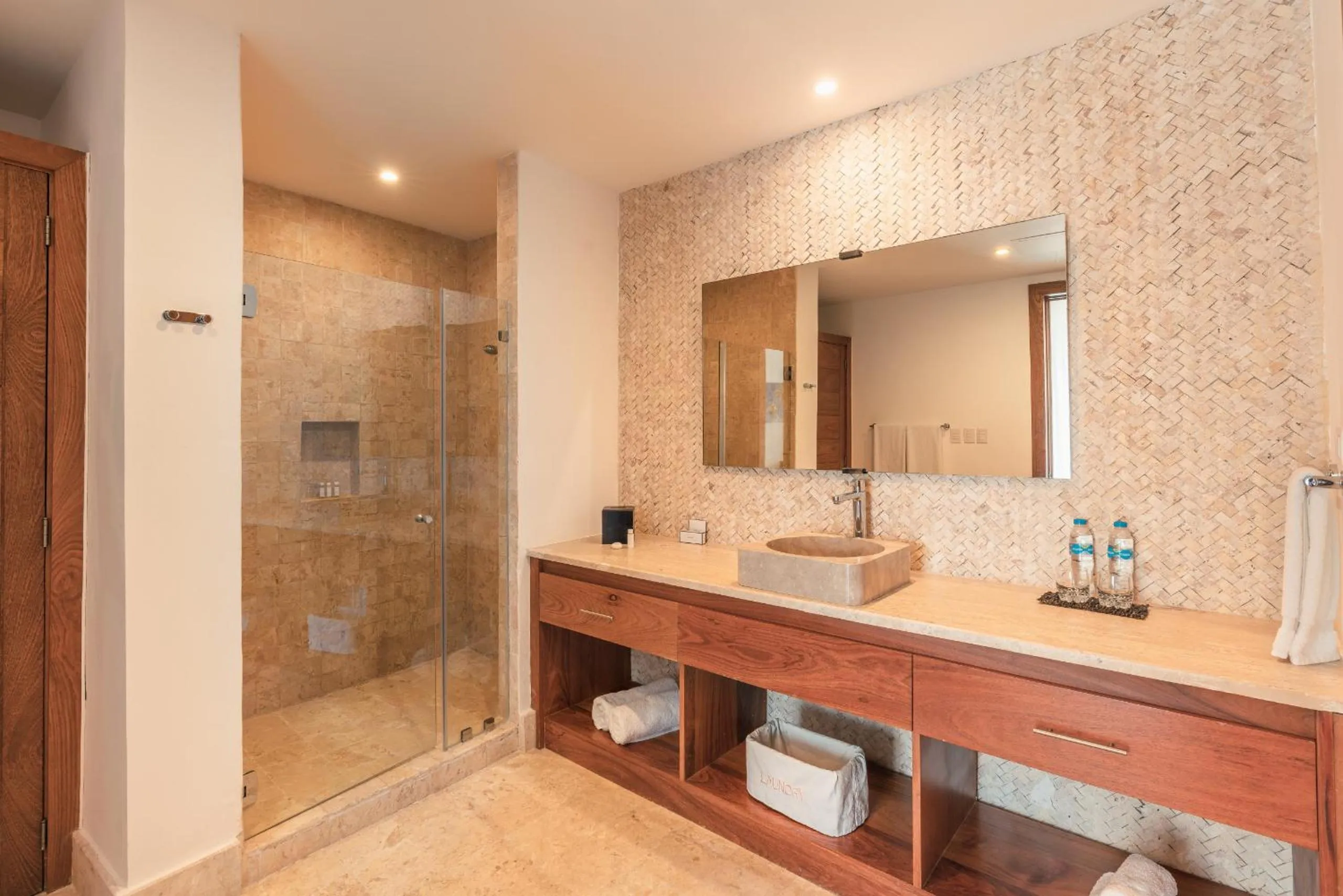 Bathroom in Go away to this charming apt at Sublime w private jacuzzi included