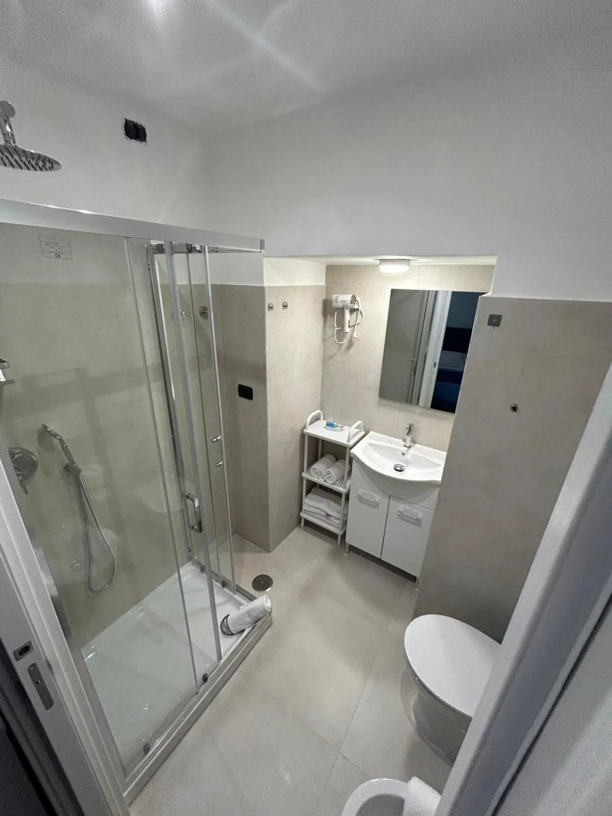 Bathroom in Magnifico Rome