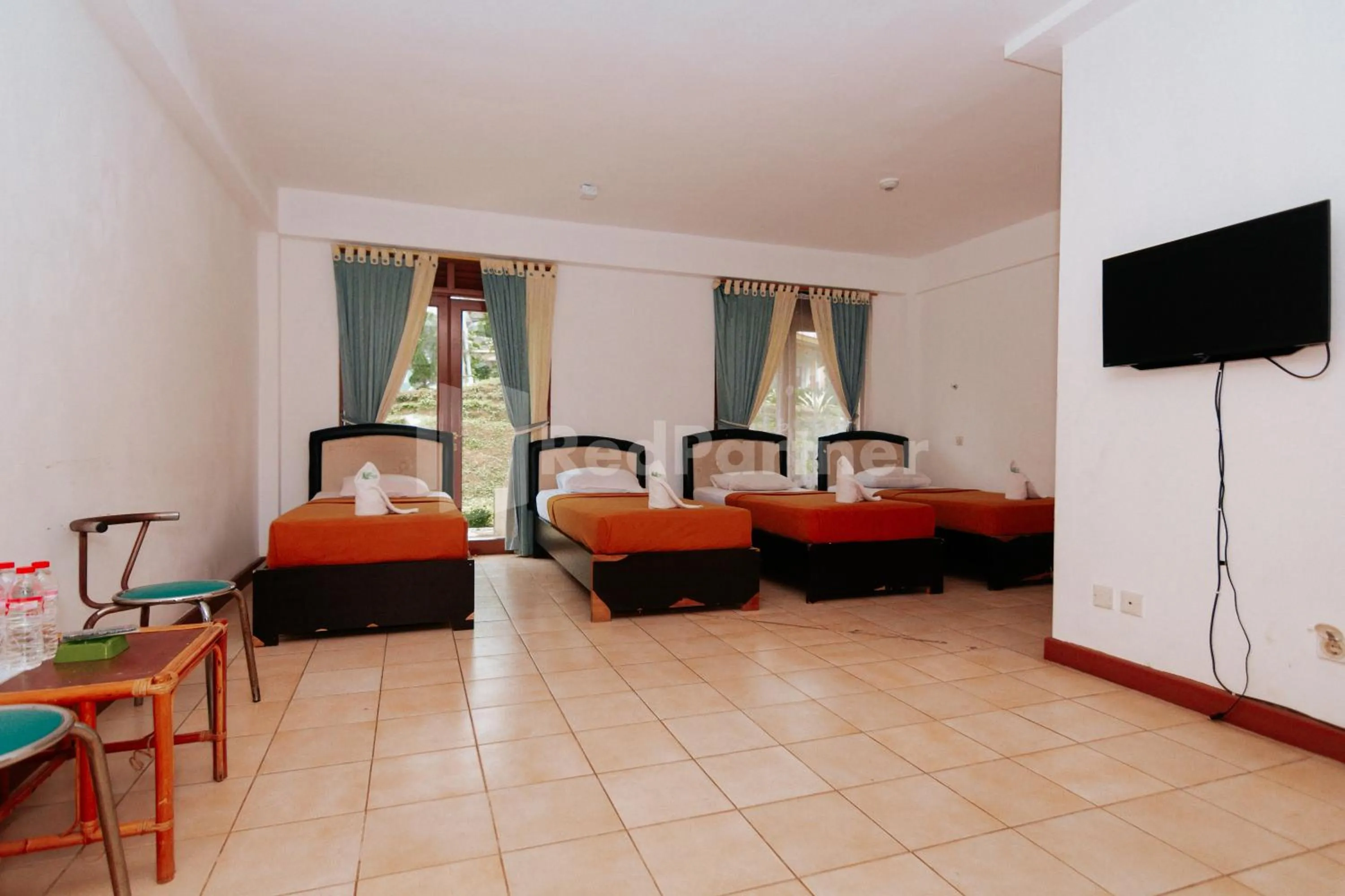 Bed in Villa Green Valley Puncak RedPartner