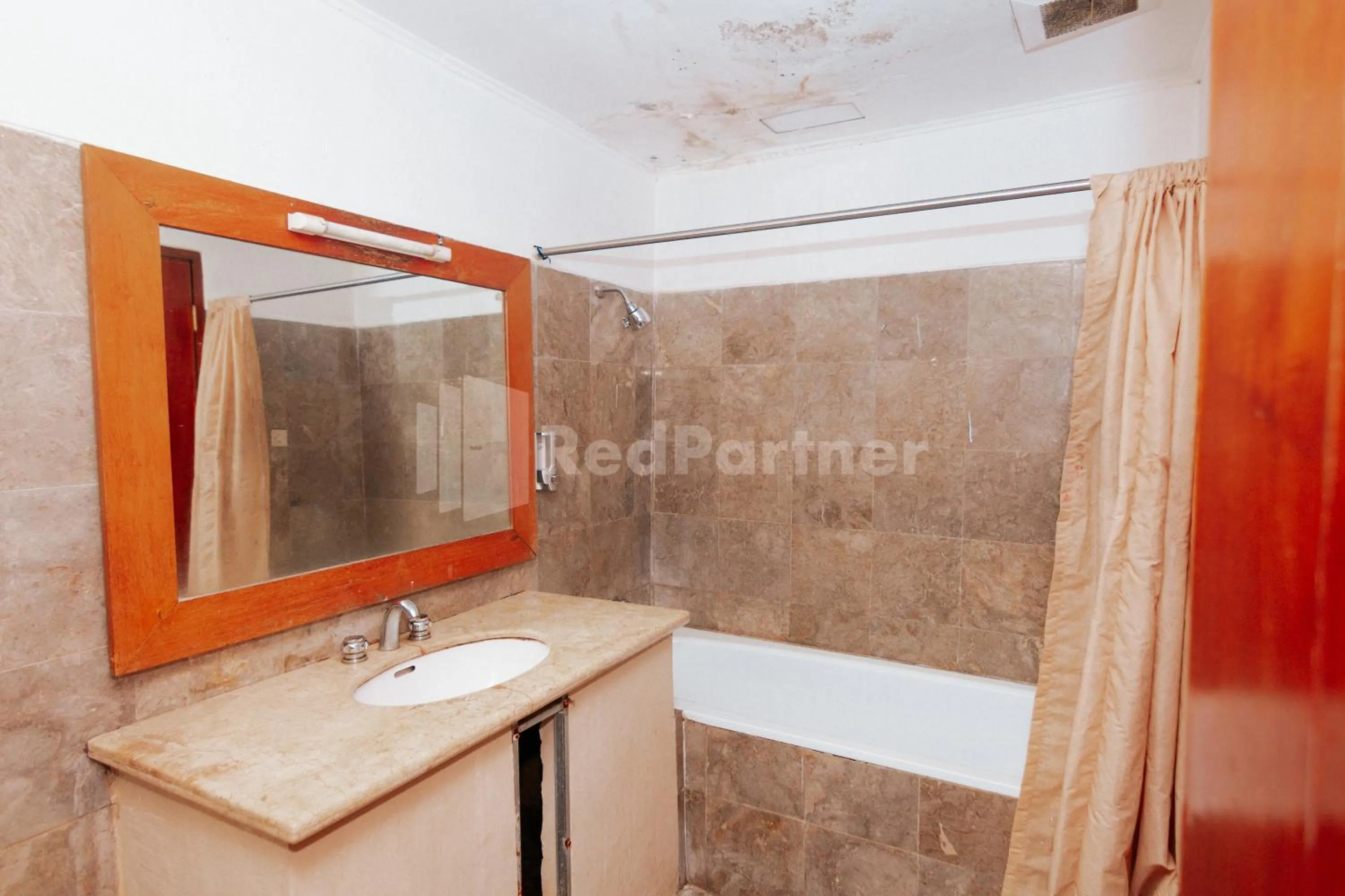 Bathroom in Villa Green Valley Puncak RedPartner