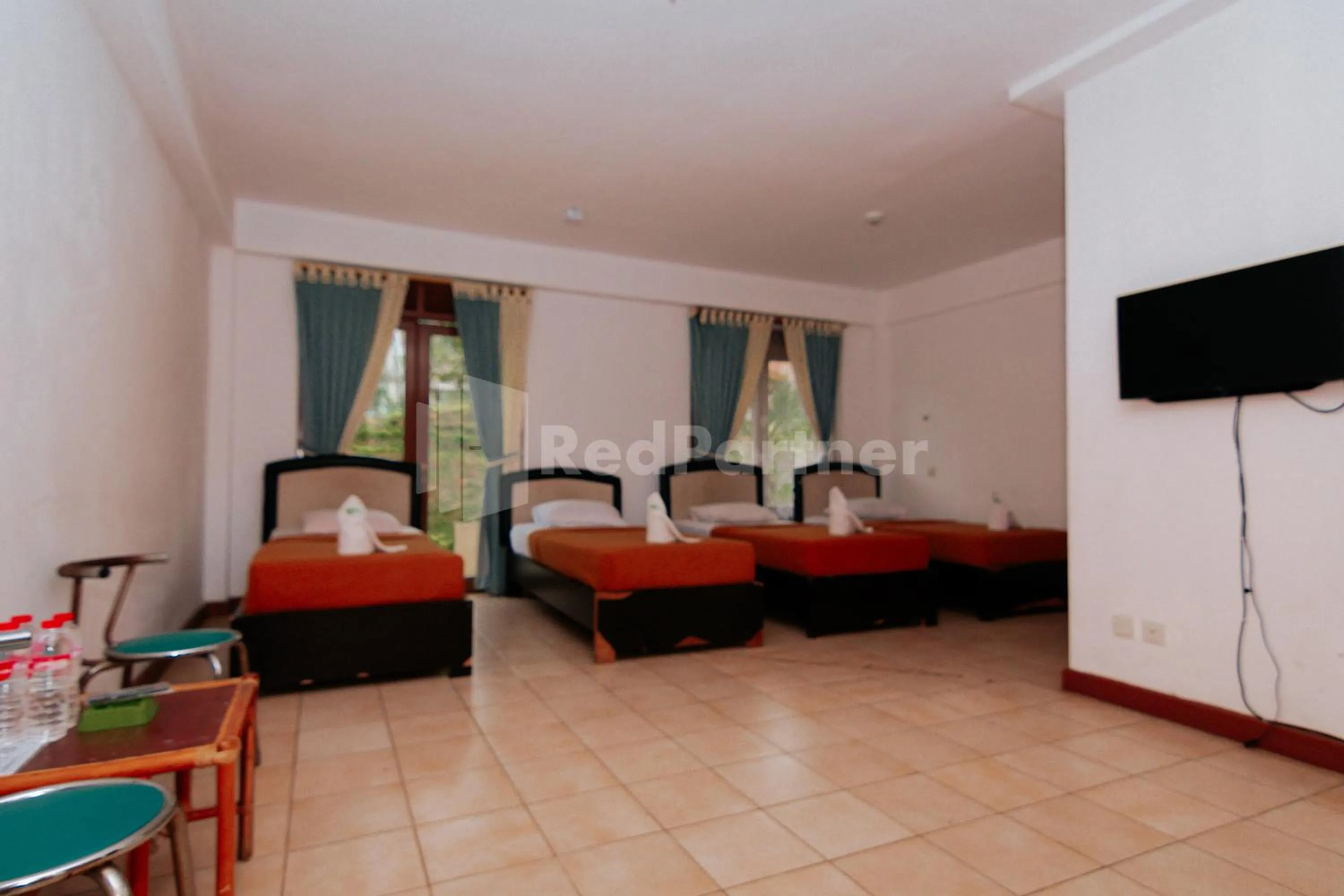 Photo of the whole room, Bed in Villa Green Valley Puncak RedPartner