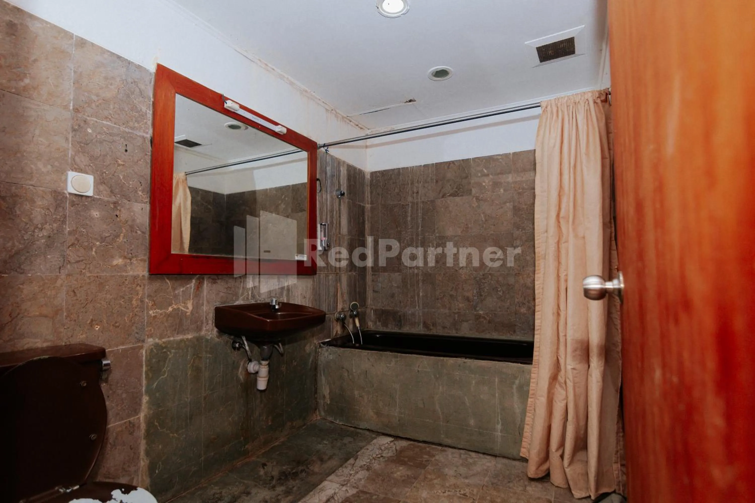 Bathroom in Villa Green Valley Puncak RedPartner