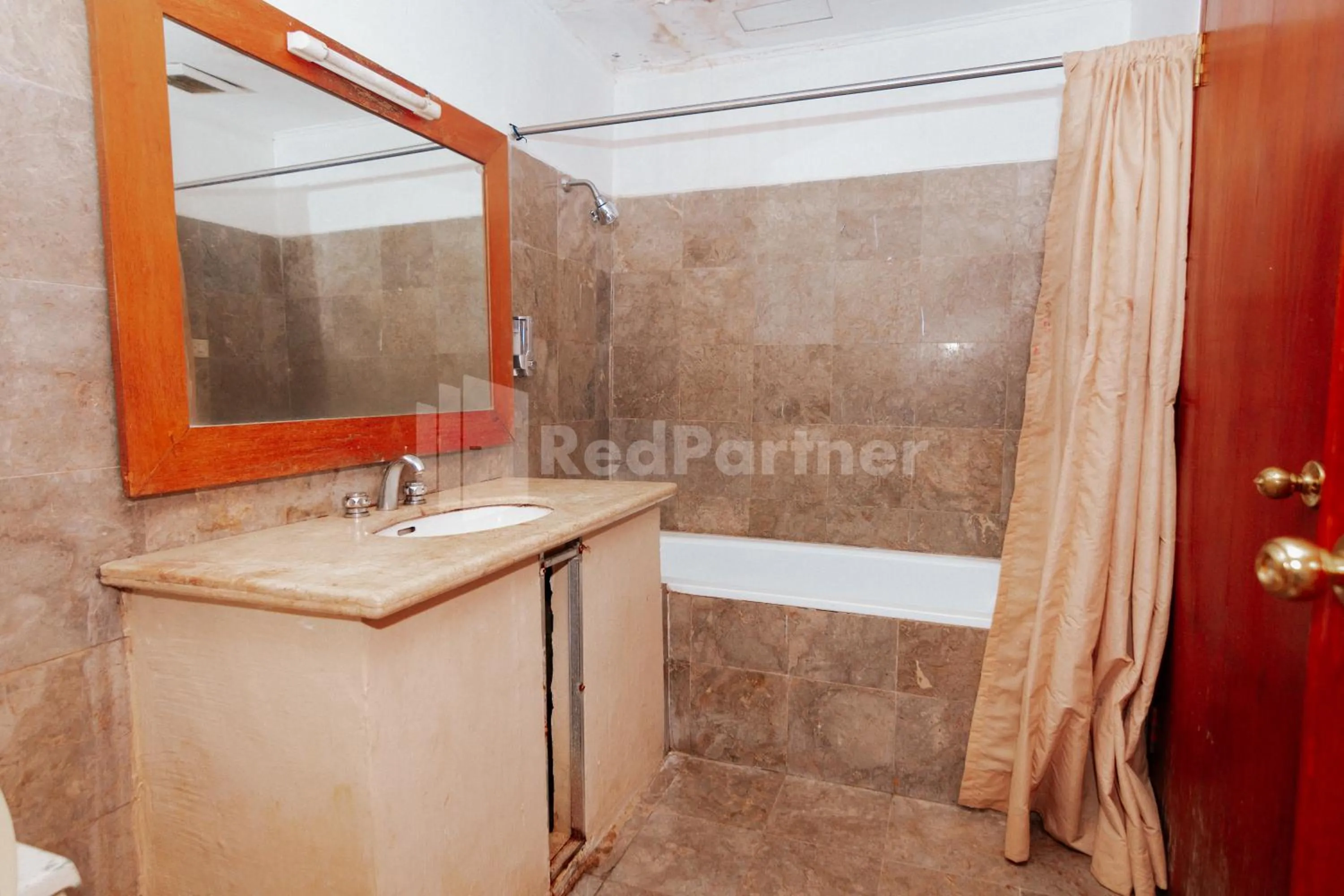 Bathroom in Villa Green Valley Puncak RedPartner