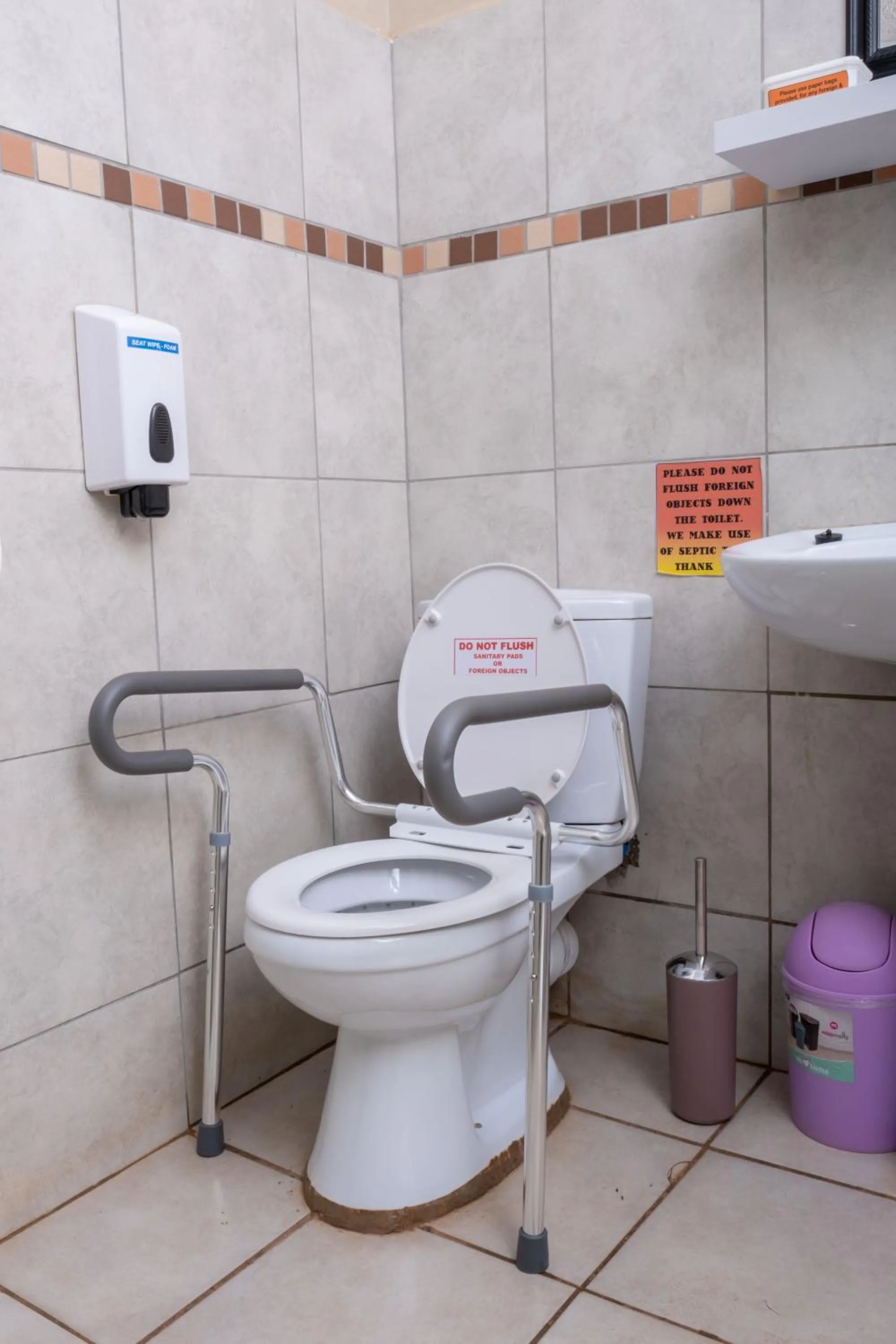 Toilet in Lempitse Lodge