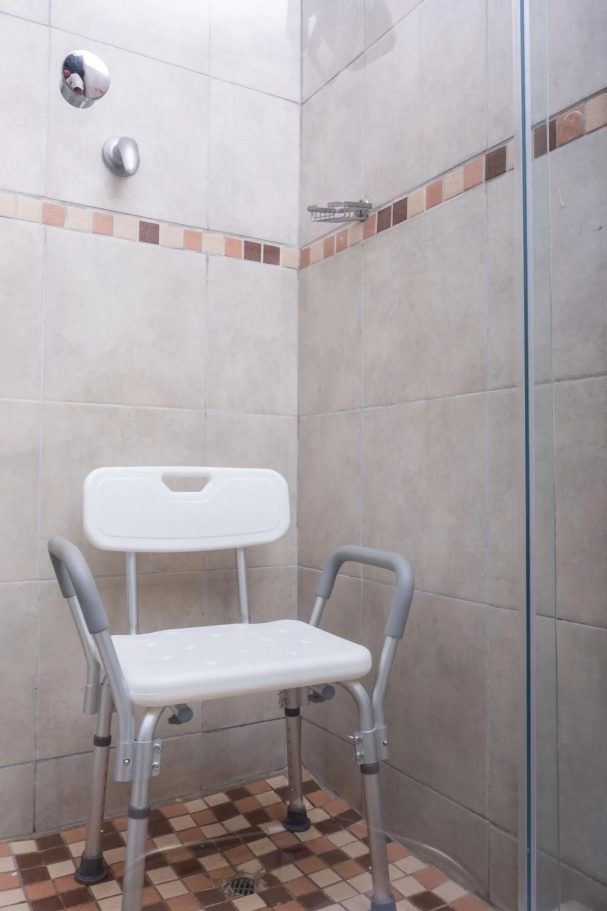Shower in Lempitse Lodge