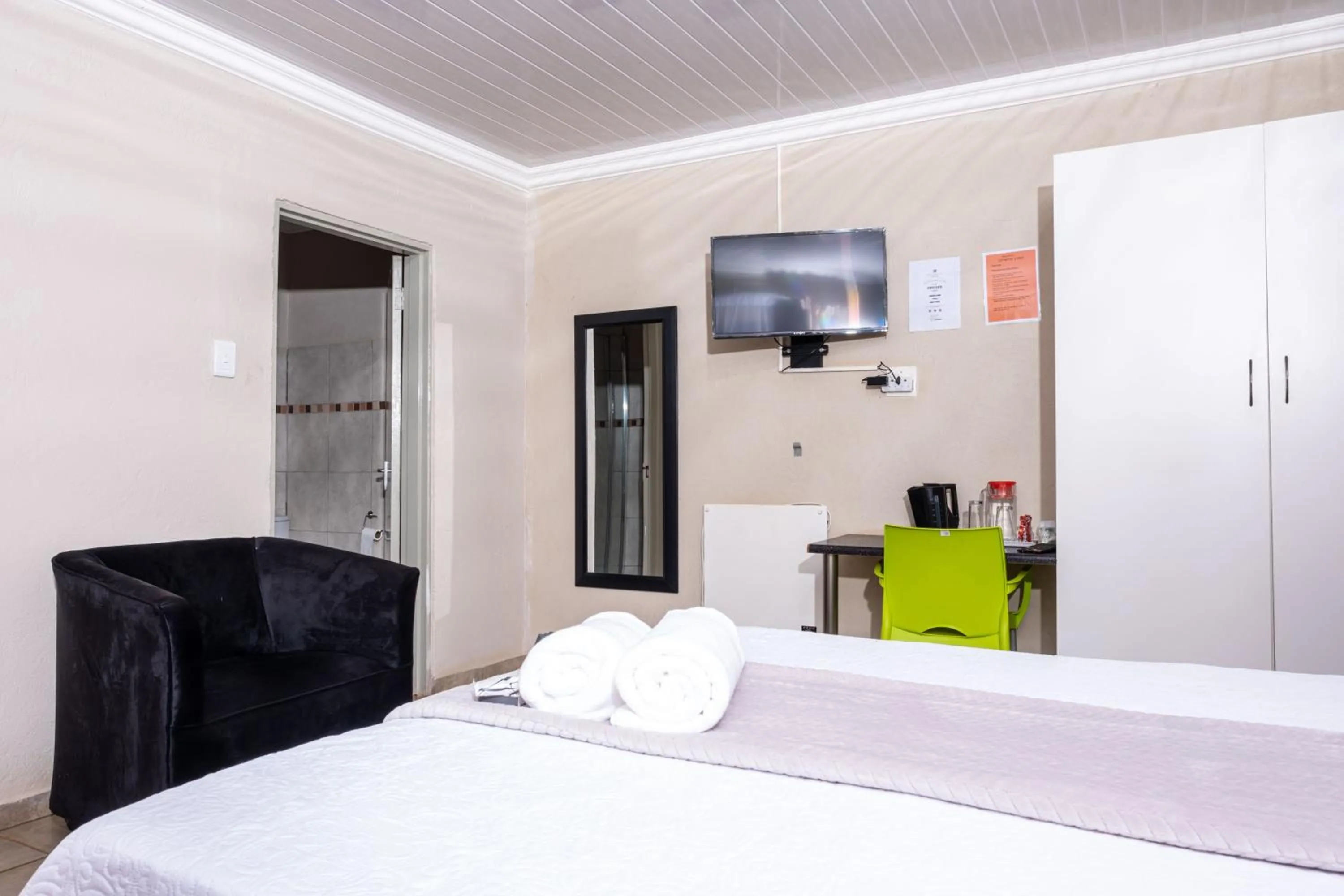 Bedroom, Bed in Lempitse Lodge