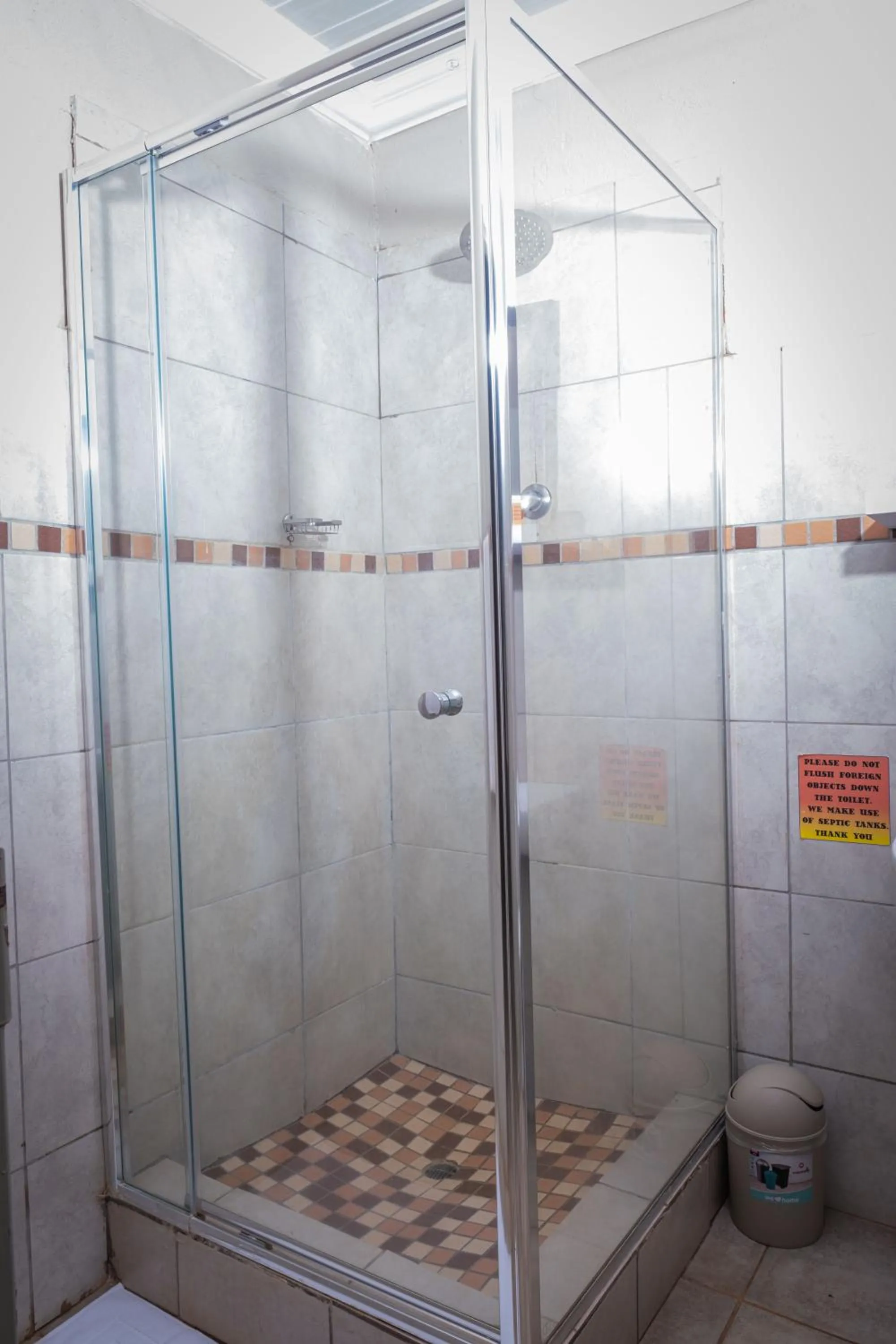 Shower in Lempitse Lodge