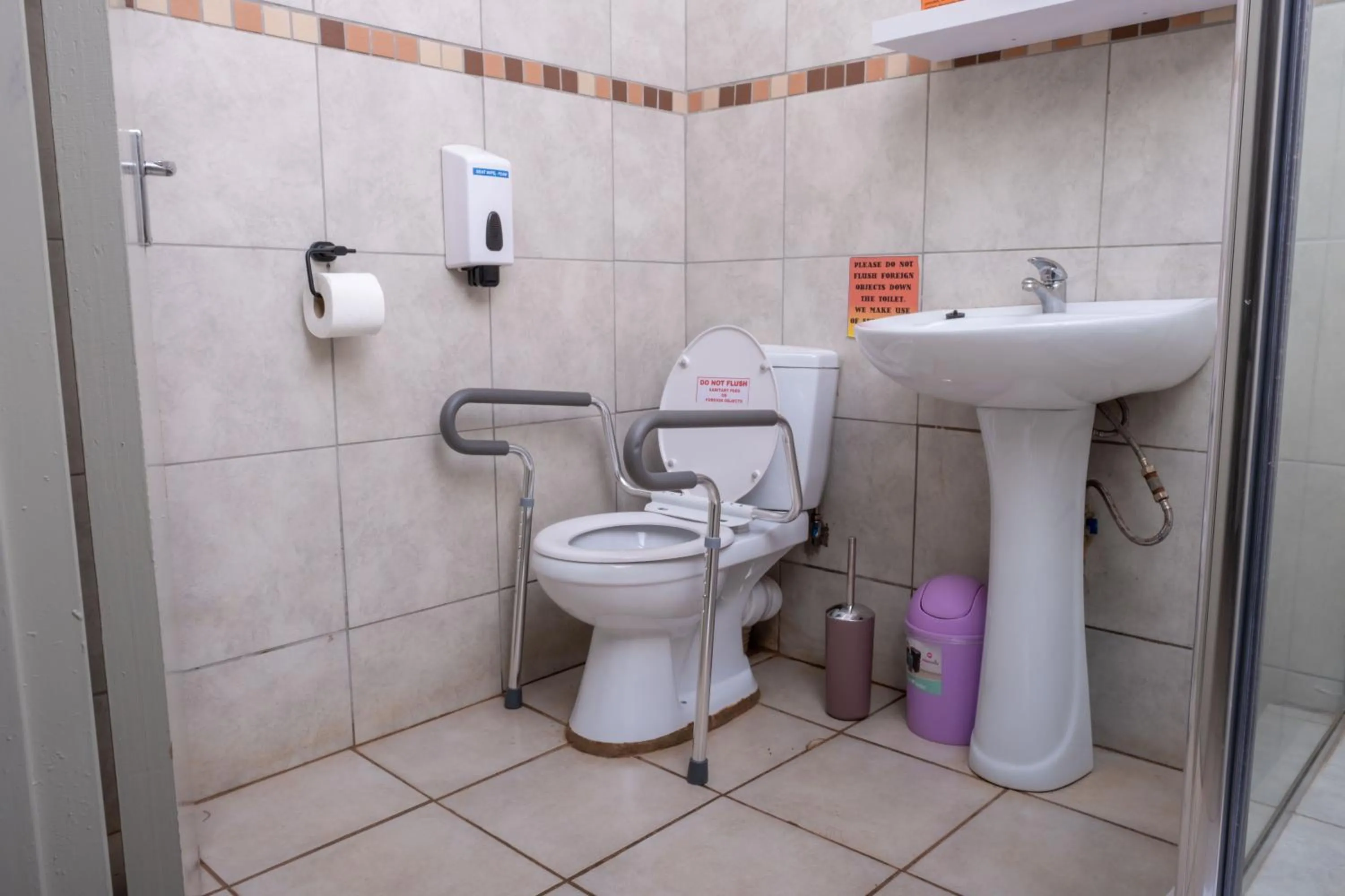 Toilet in Lempitse Lodge
