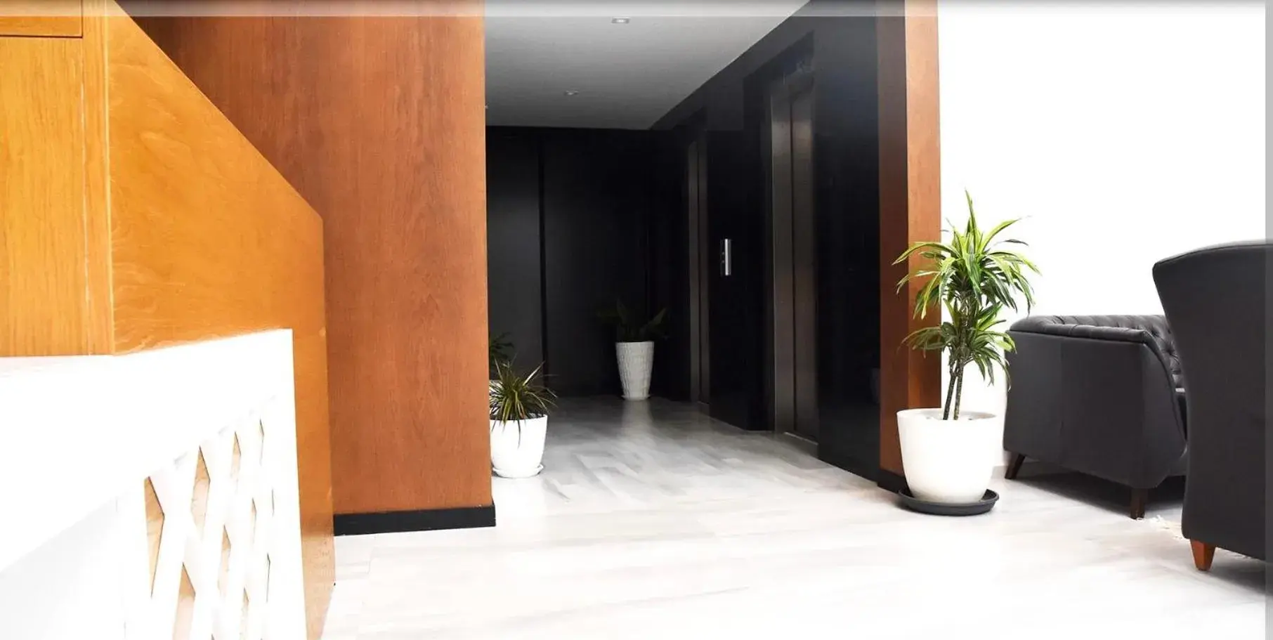 Lobby or reception in Hôtel Lescure Business and SPA Lobby or reception in Hôtel Lescure Business and SPA