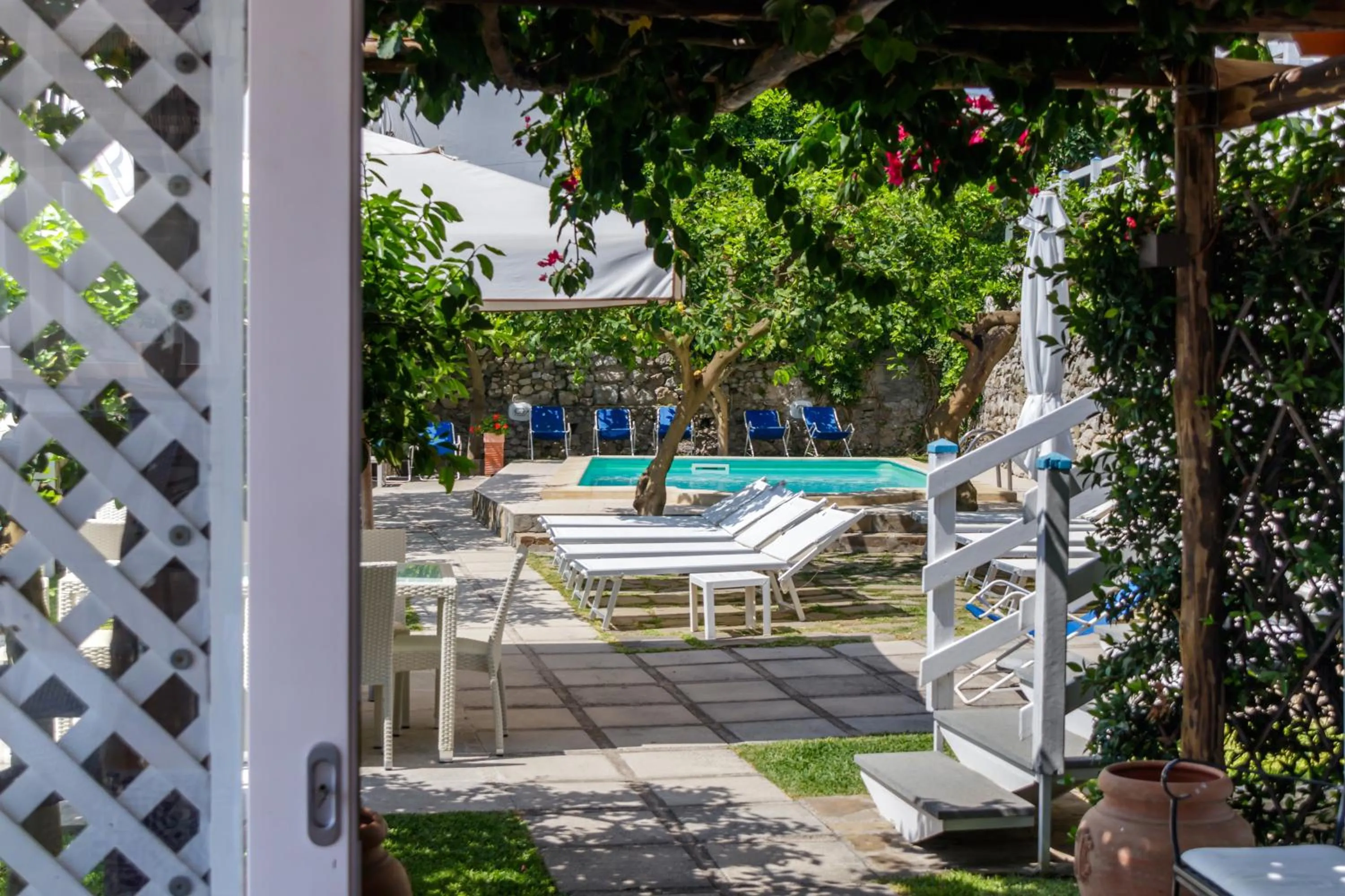 Swimming pool in Villarena Relais