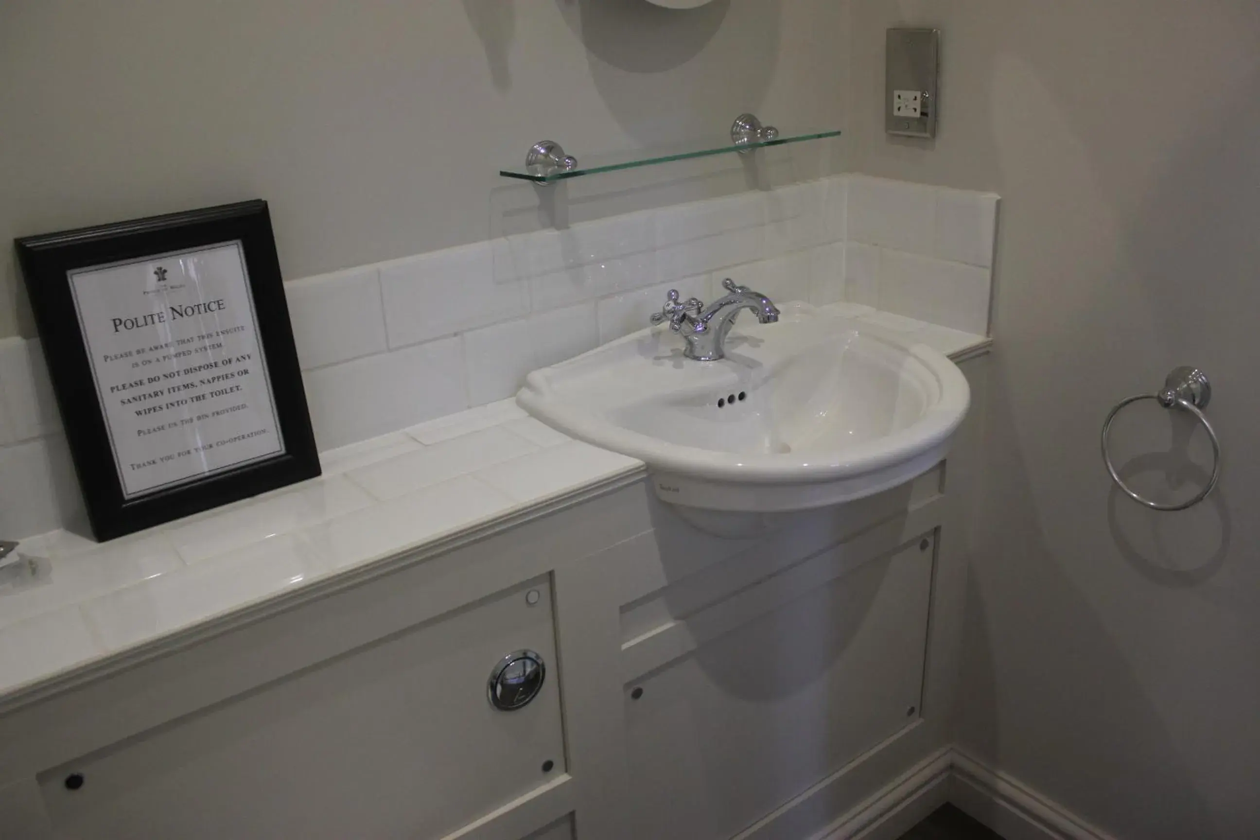 King Room in Prince of Wales King Room in Prince of Wales