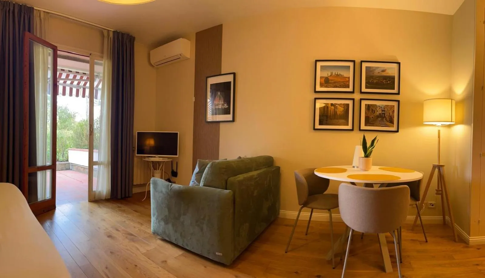 Photo of the whole room in Residence Poggio Golf Chianti Firenze