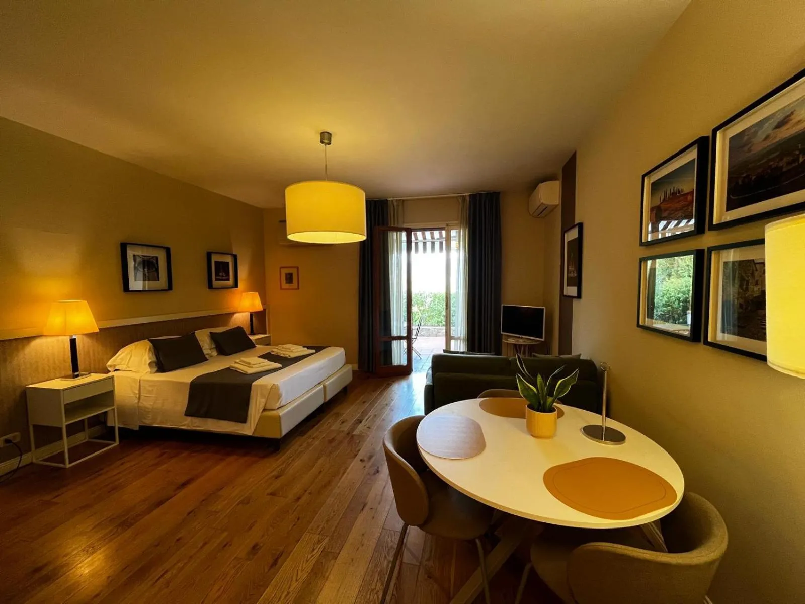 Photo of the whole room, Bed in Residence Poggio Golf Chianti Firenze