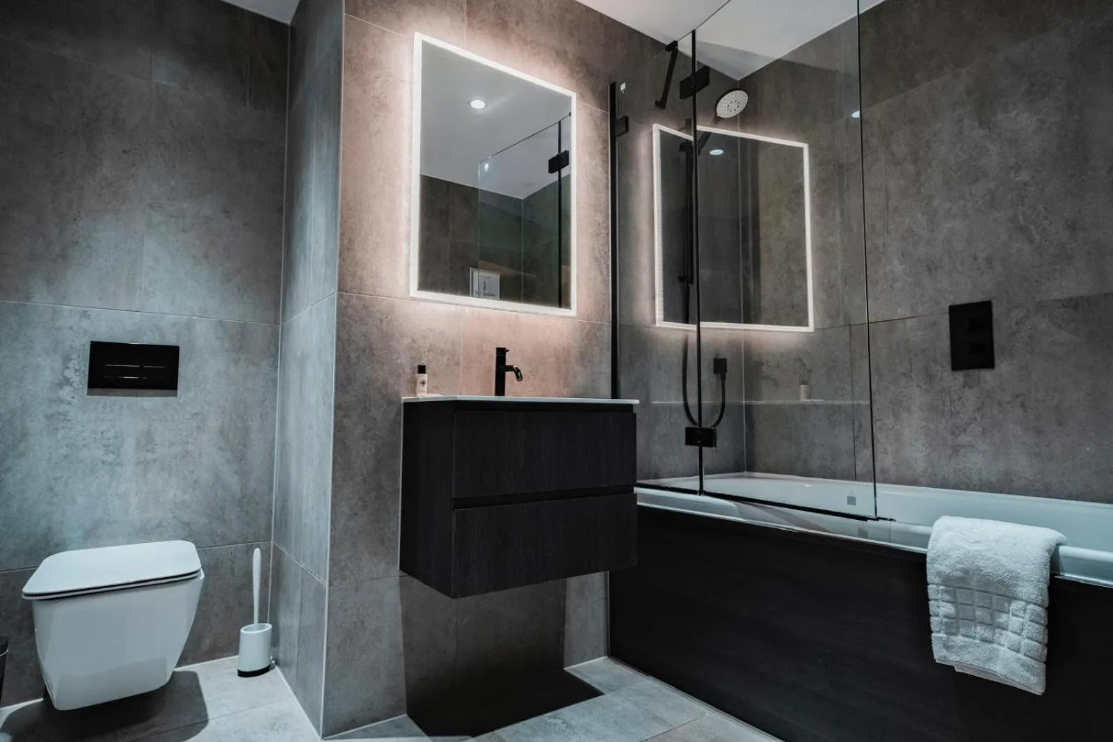 Bathroom in The Heyford Hotel