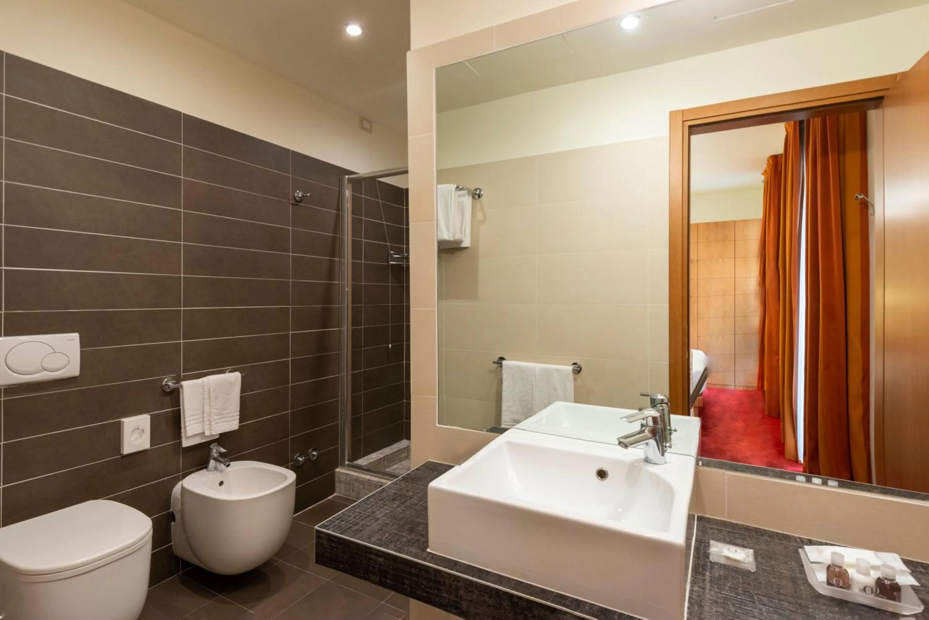 Bathroom in Accademia Hotel