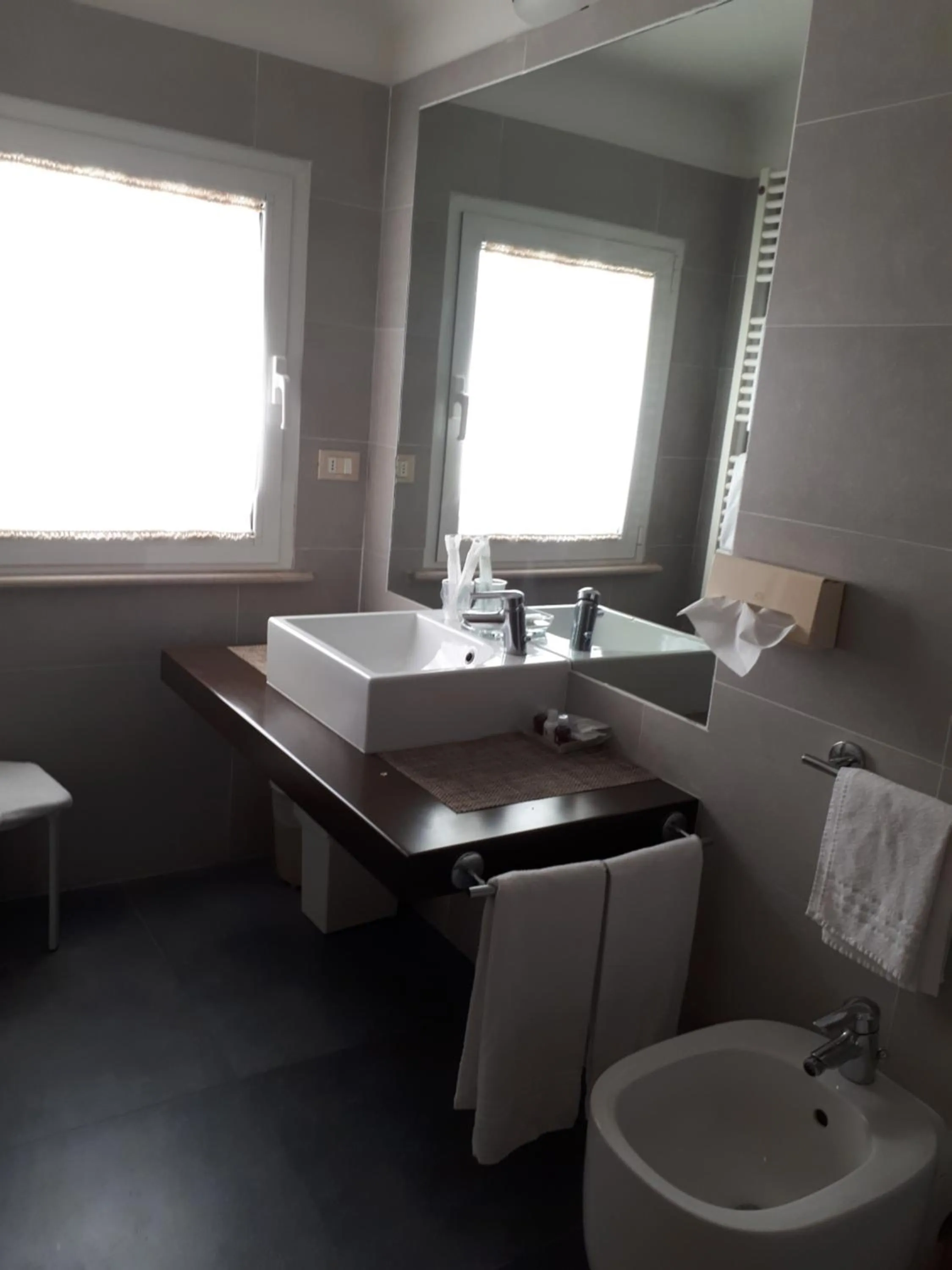 Bathroom in Accademia Hotel