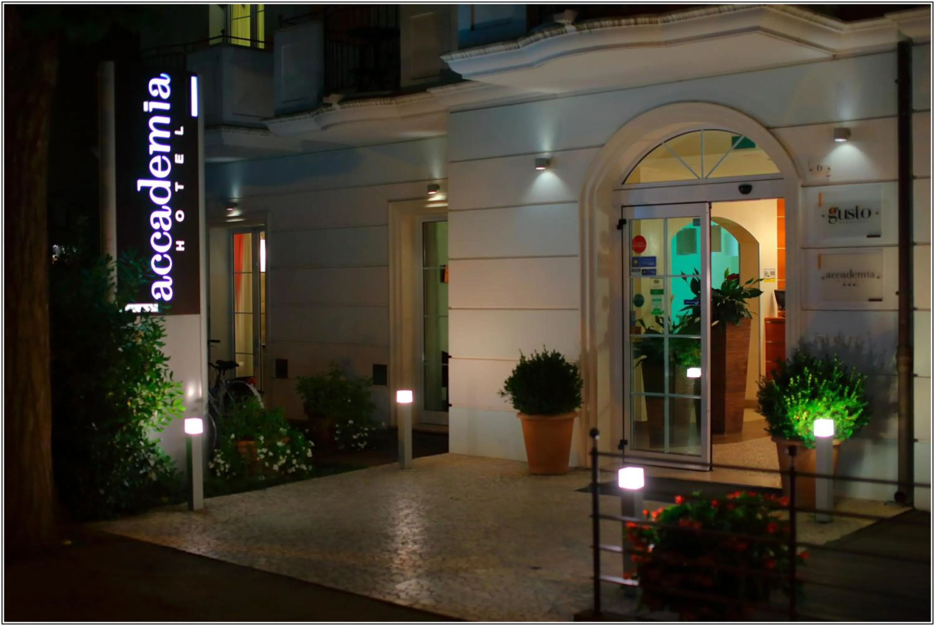 Facade/entrance in Accademia Hotel