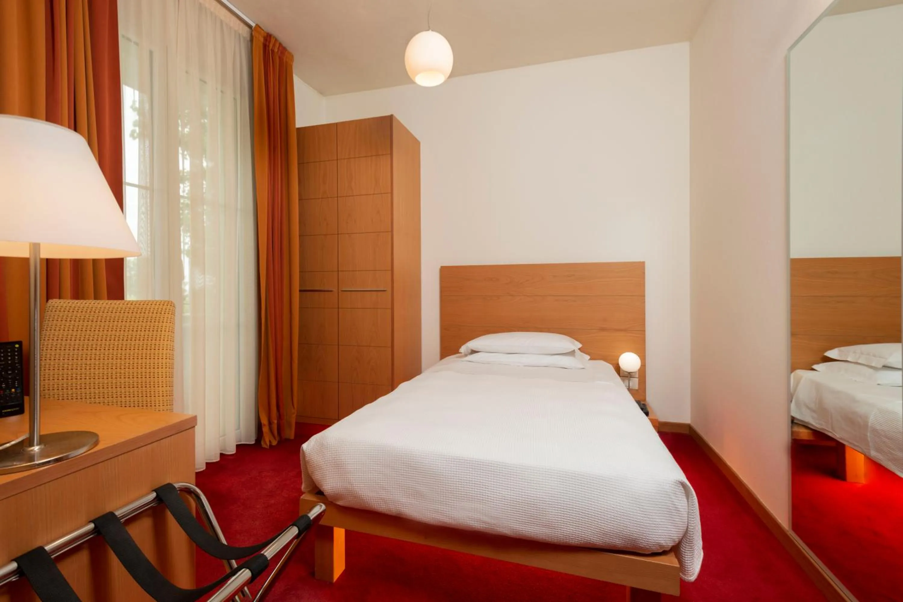 Photo of the whole room in Accademia Hotel