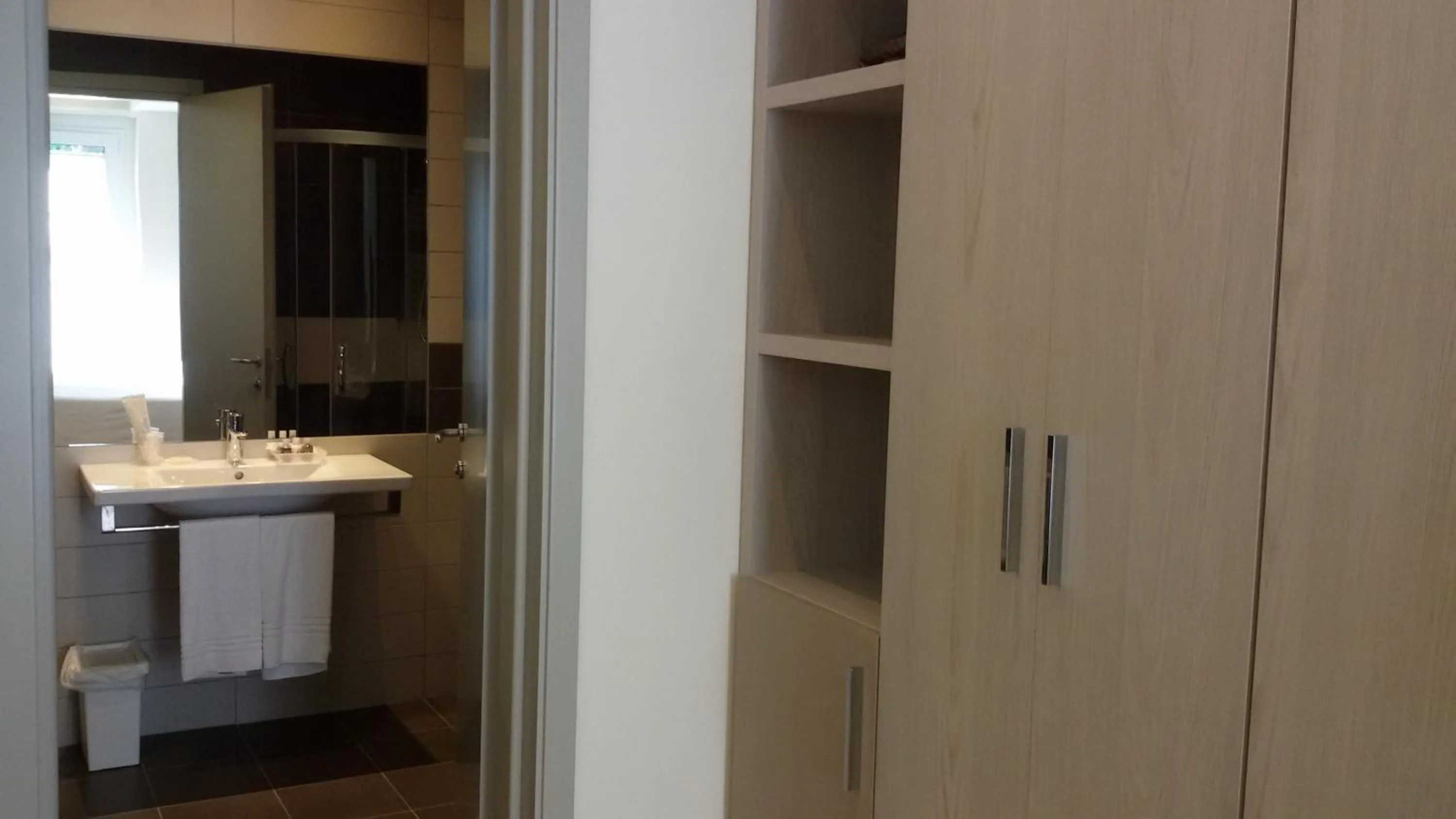 Bathroom in Accademia Hotel