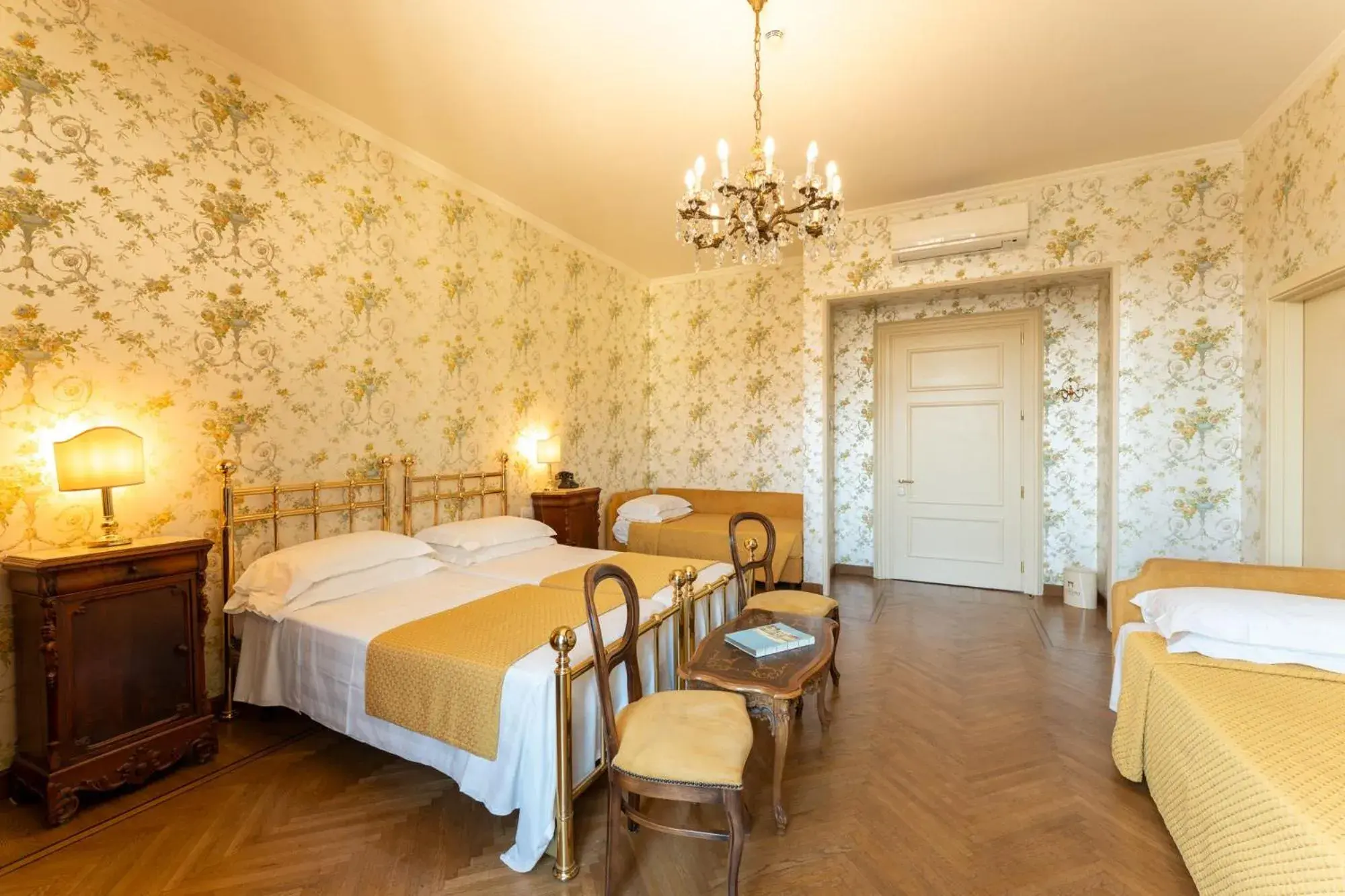 Bedroom, Bed in Hotel Pendini Bedroom, Bed in Hotel Pendini