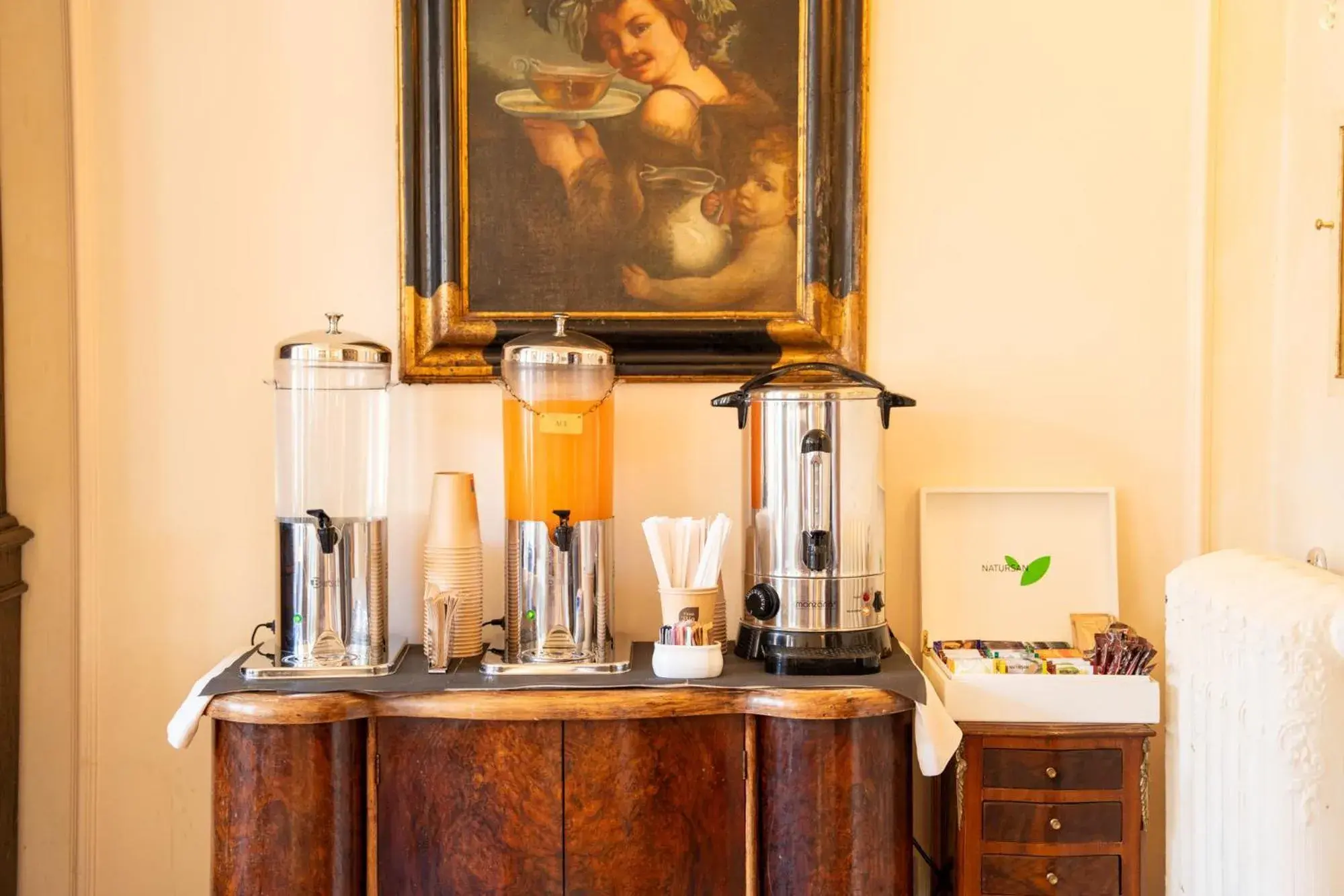 Restaurant/places to eat in Hotel Pendini Restaurant/places to eat in Hotel Pendini