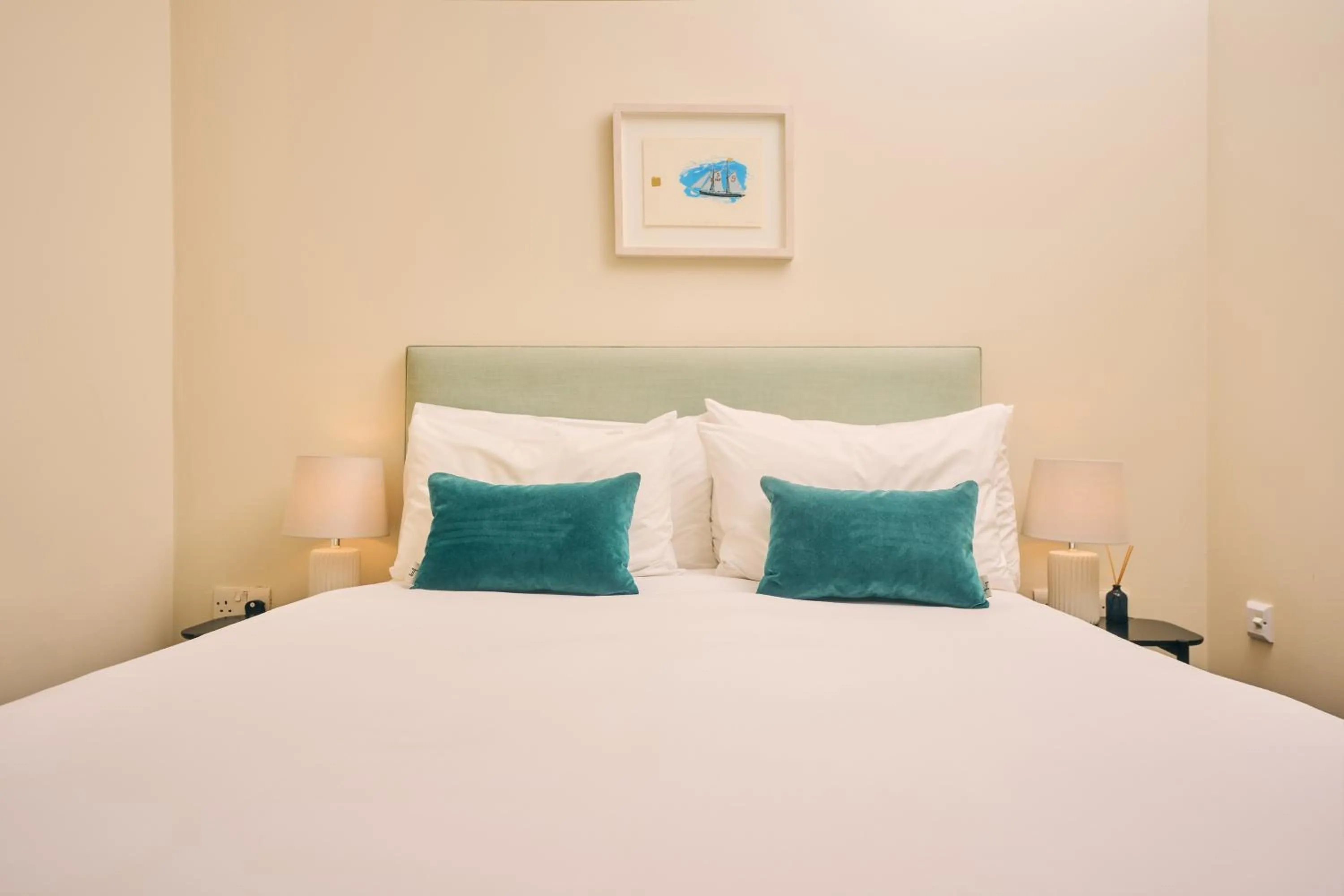 Bed in The Godolphin Hotel