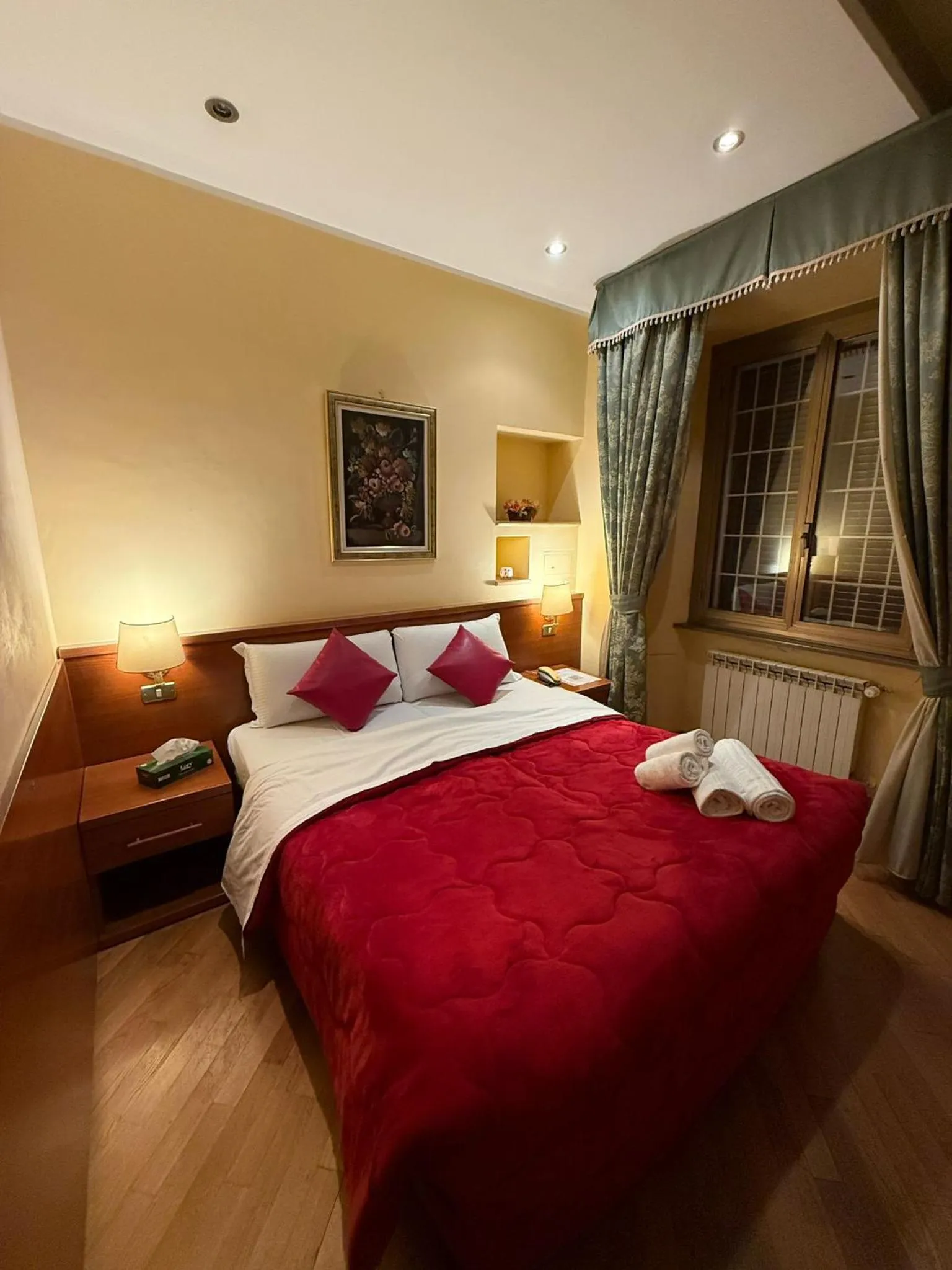 Bed in Hotel Fenicia