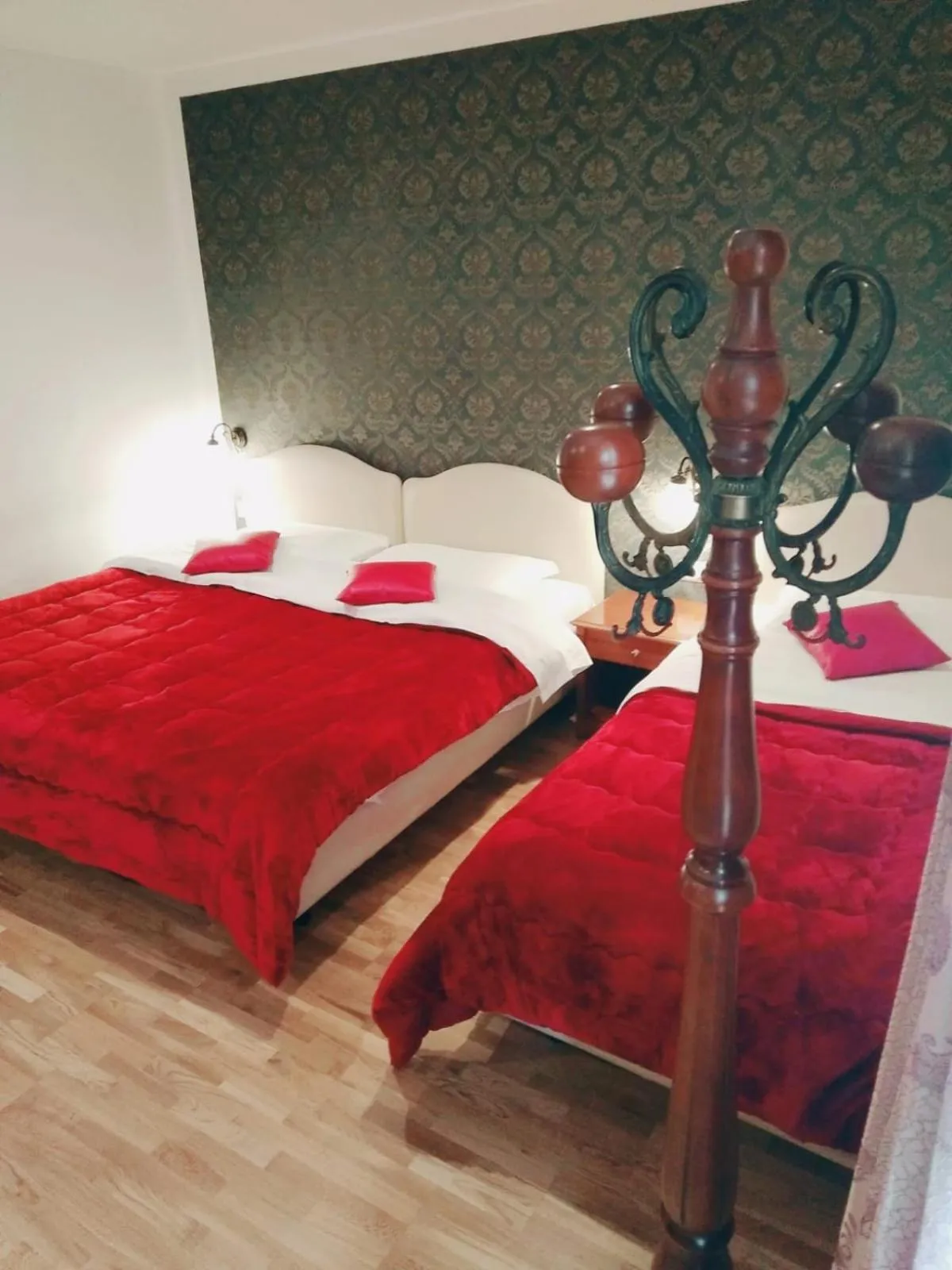 Bedroom, Bed in Hotel Fenicia