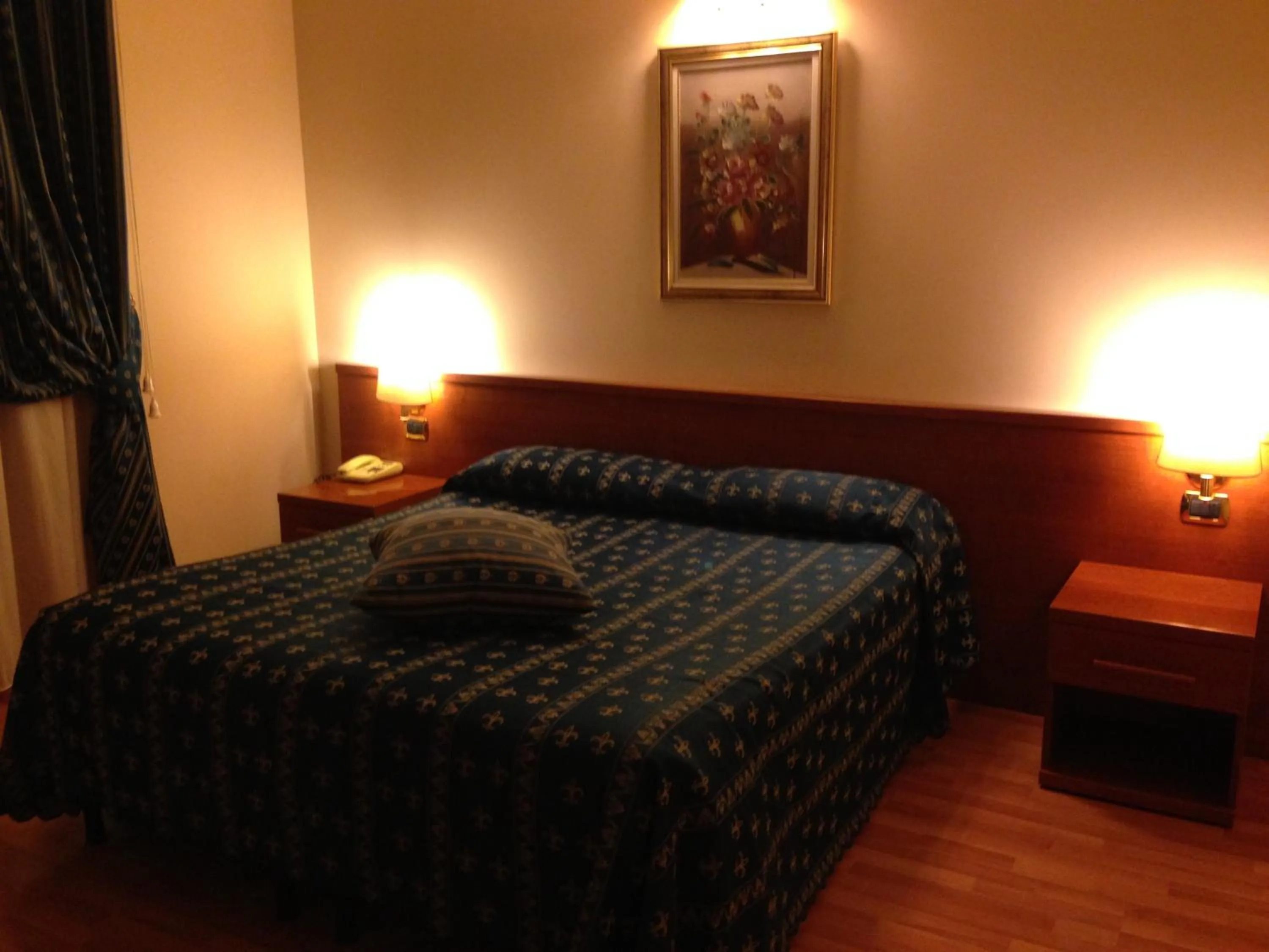 Bed in Hotel Fenicia