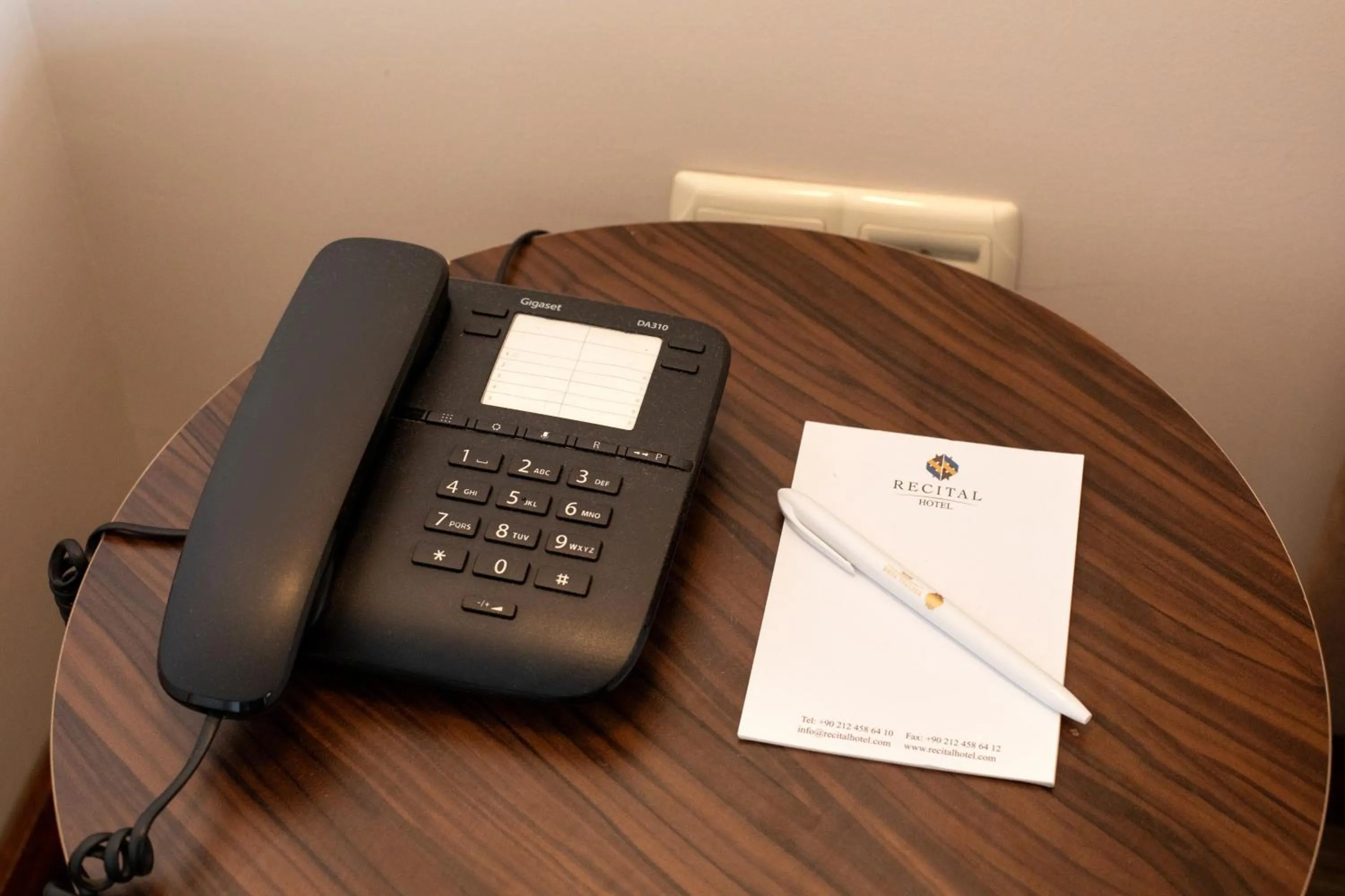 room service in Recital Park Hotel