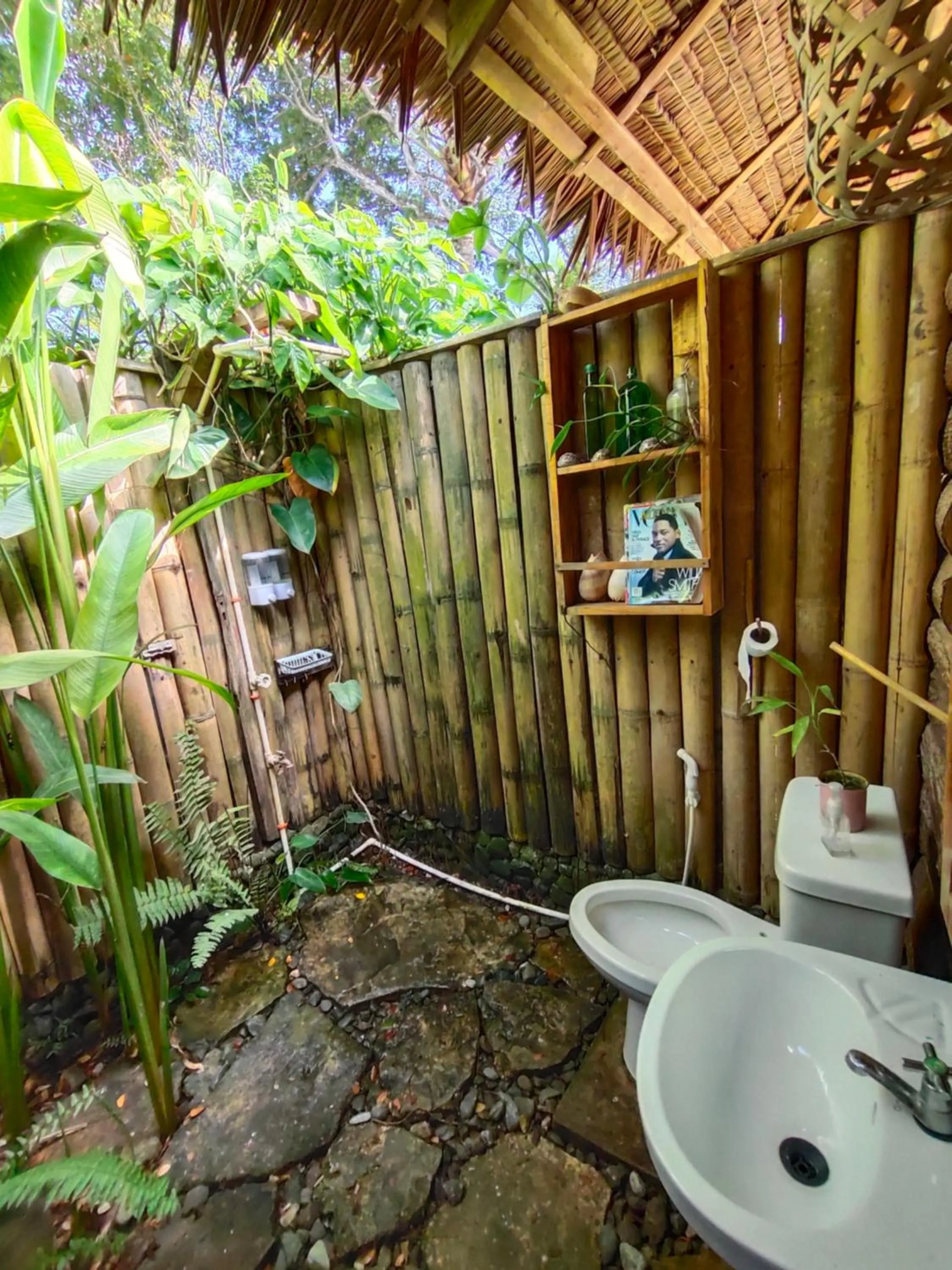 Bathroom in Payag n' Kapitan, Experience pinubre living