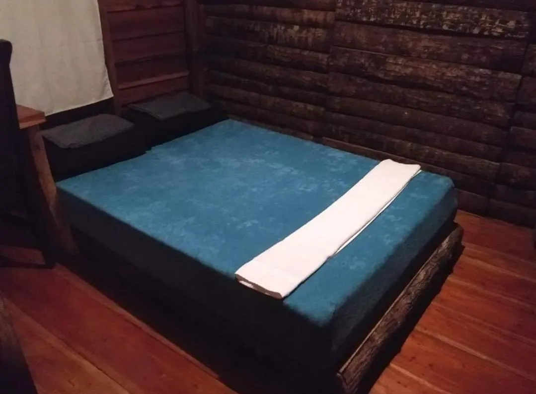 Bed in Payag n' Kapitan, Experience pinubre living