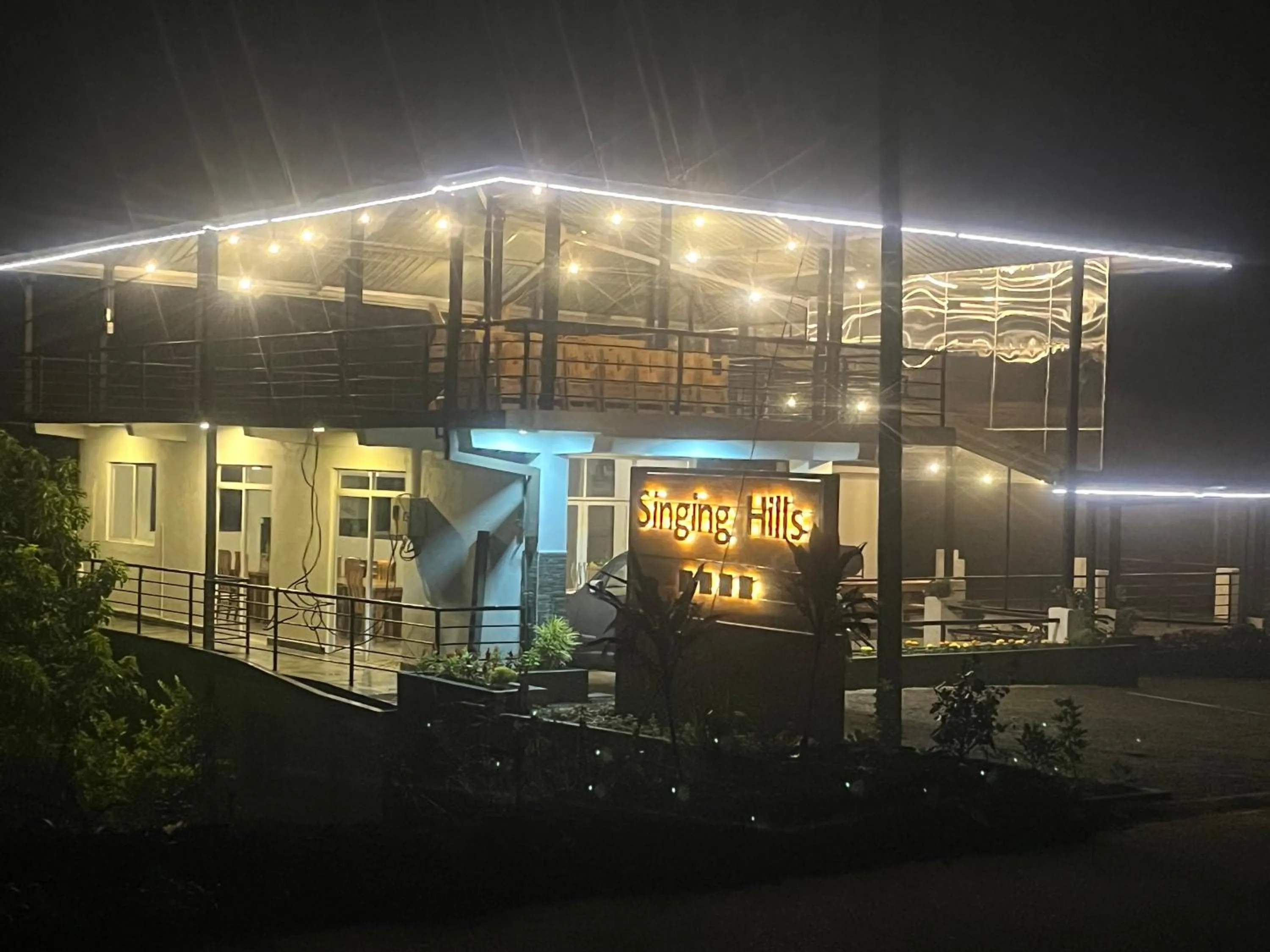 Singing hills hotel