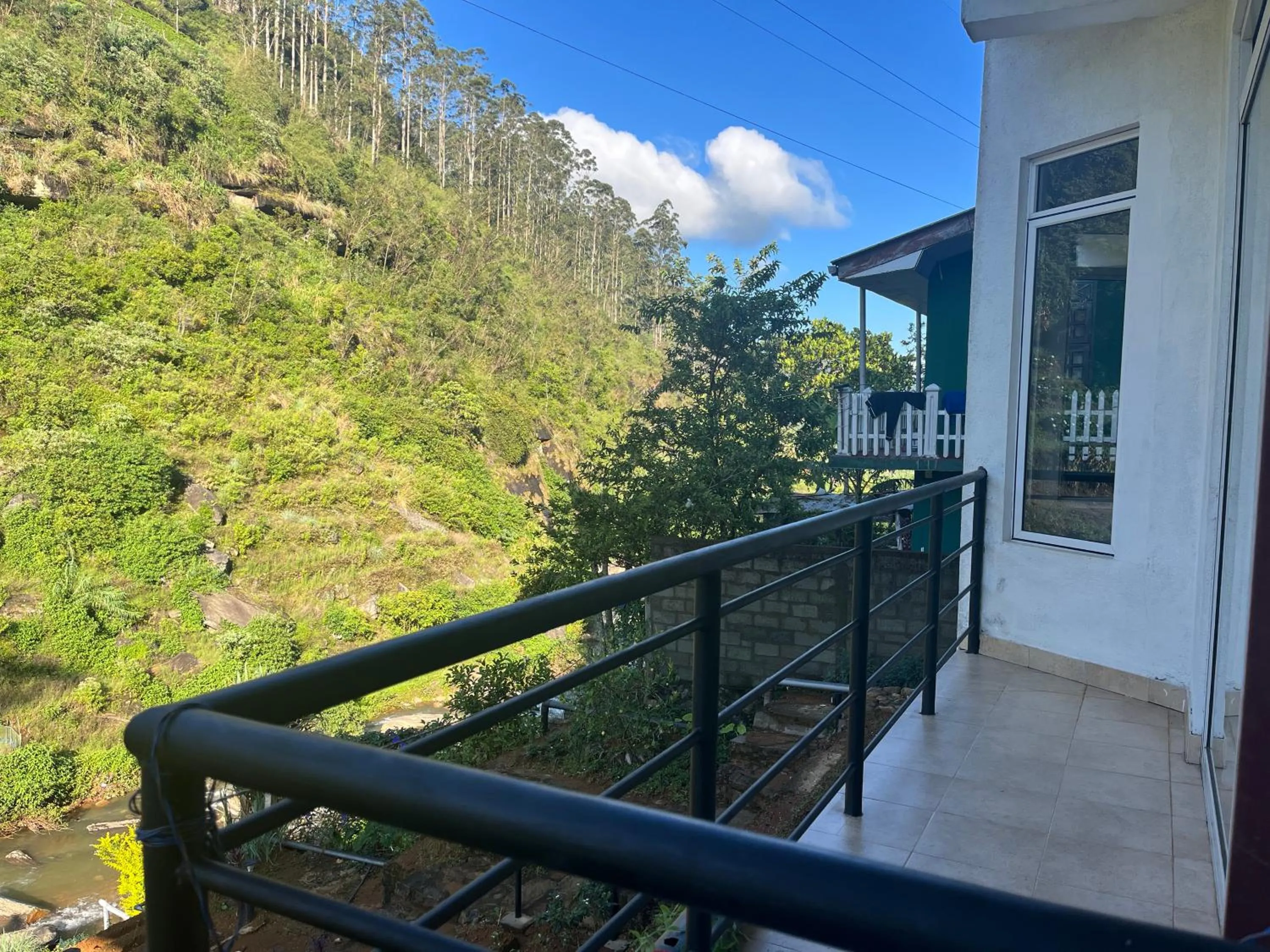 Singing hills hotel