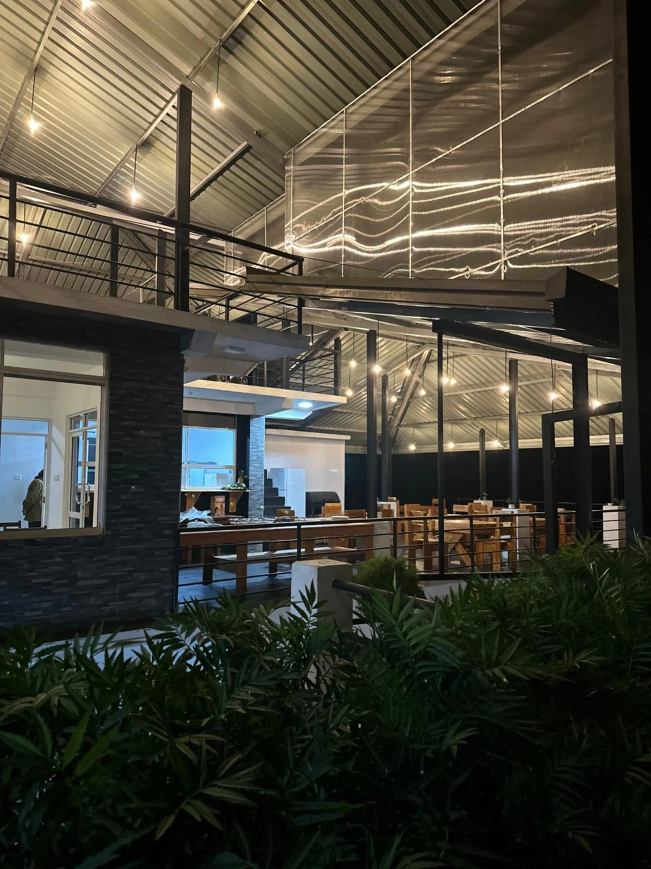 Singing hills hotel