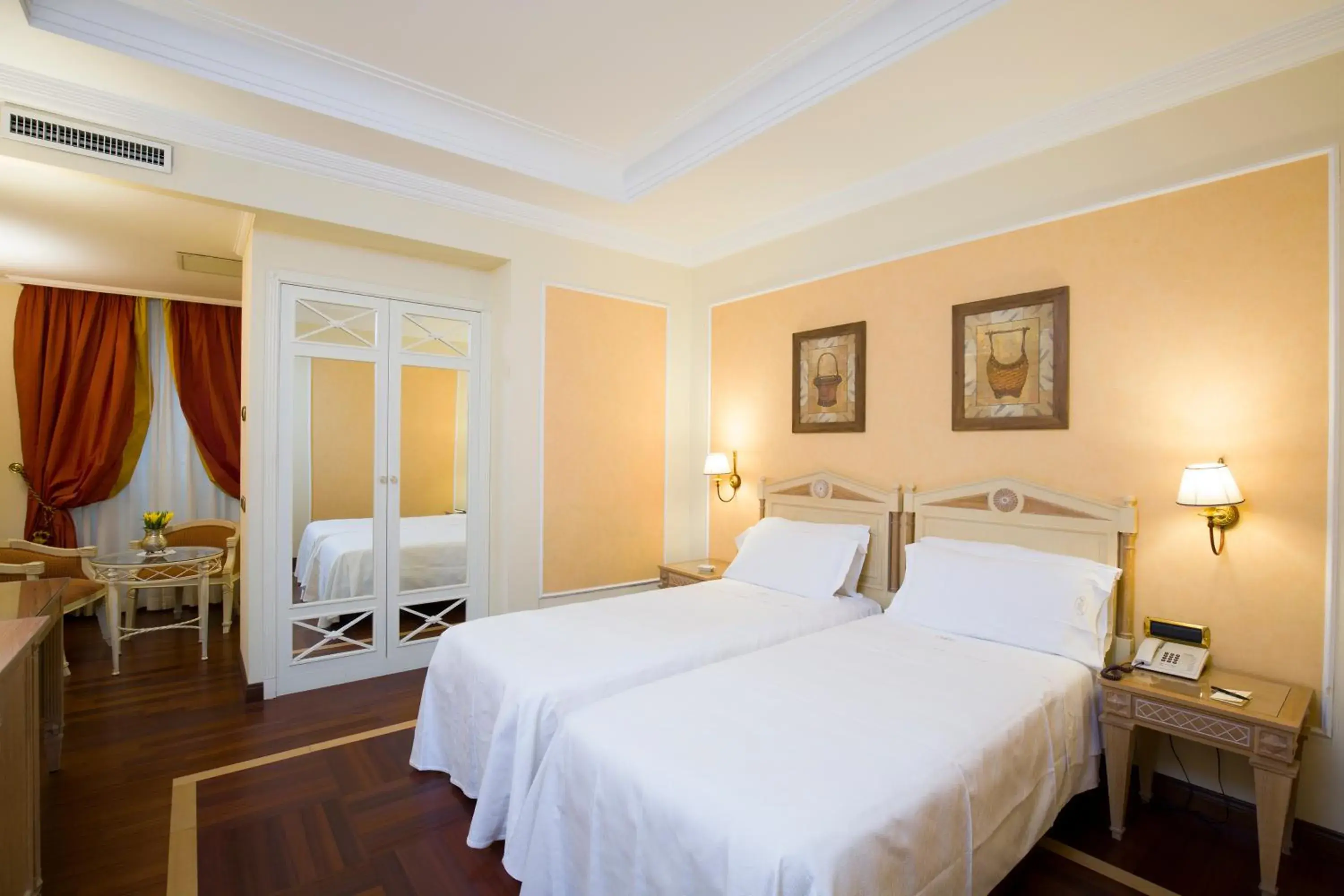 Bedroom, Bed in Palazzo Alabardieri Bedroom, Bed in Palazzo Alabardieri