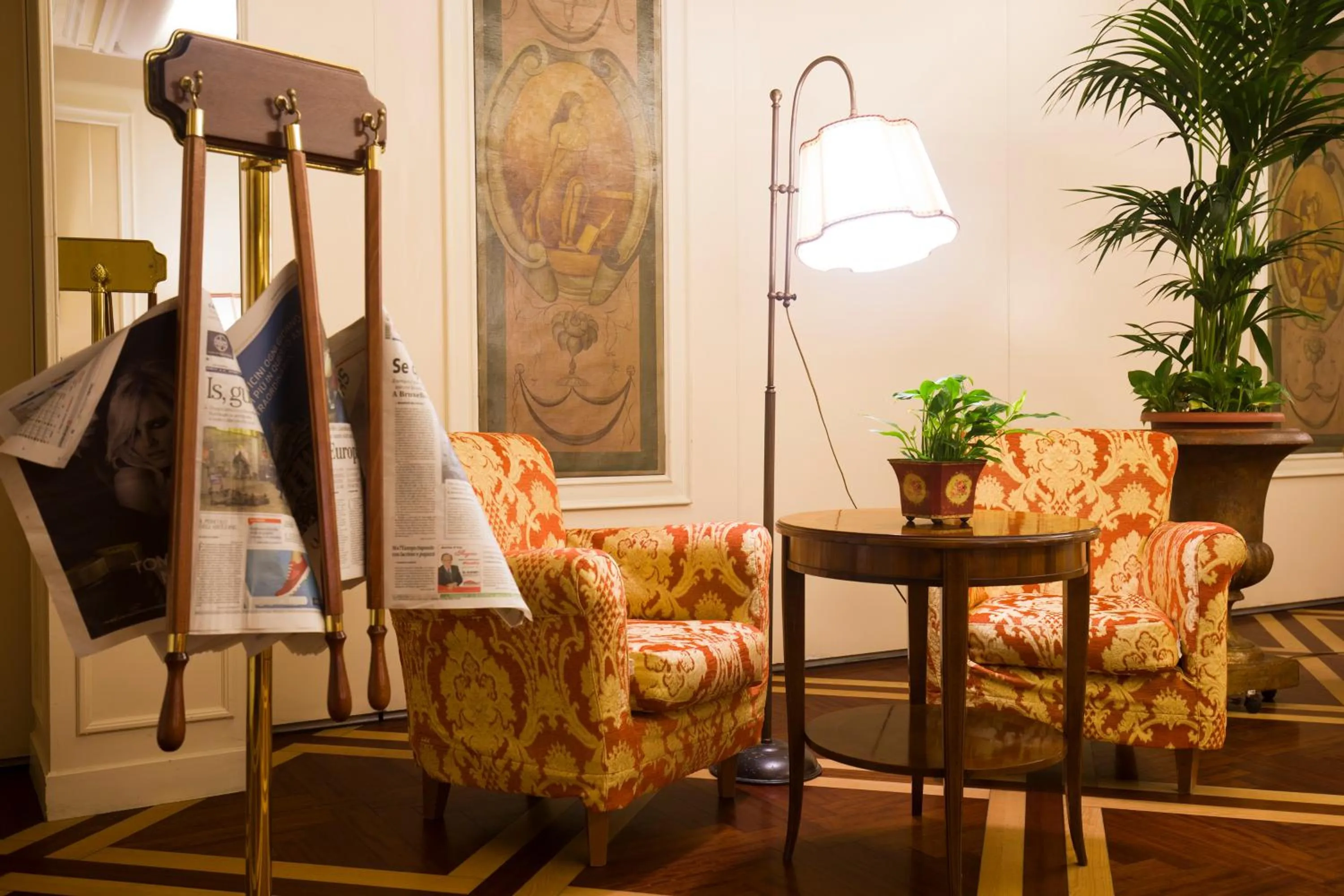 Communal lounge/ TV room in Palazzo Alabardieri