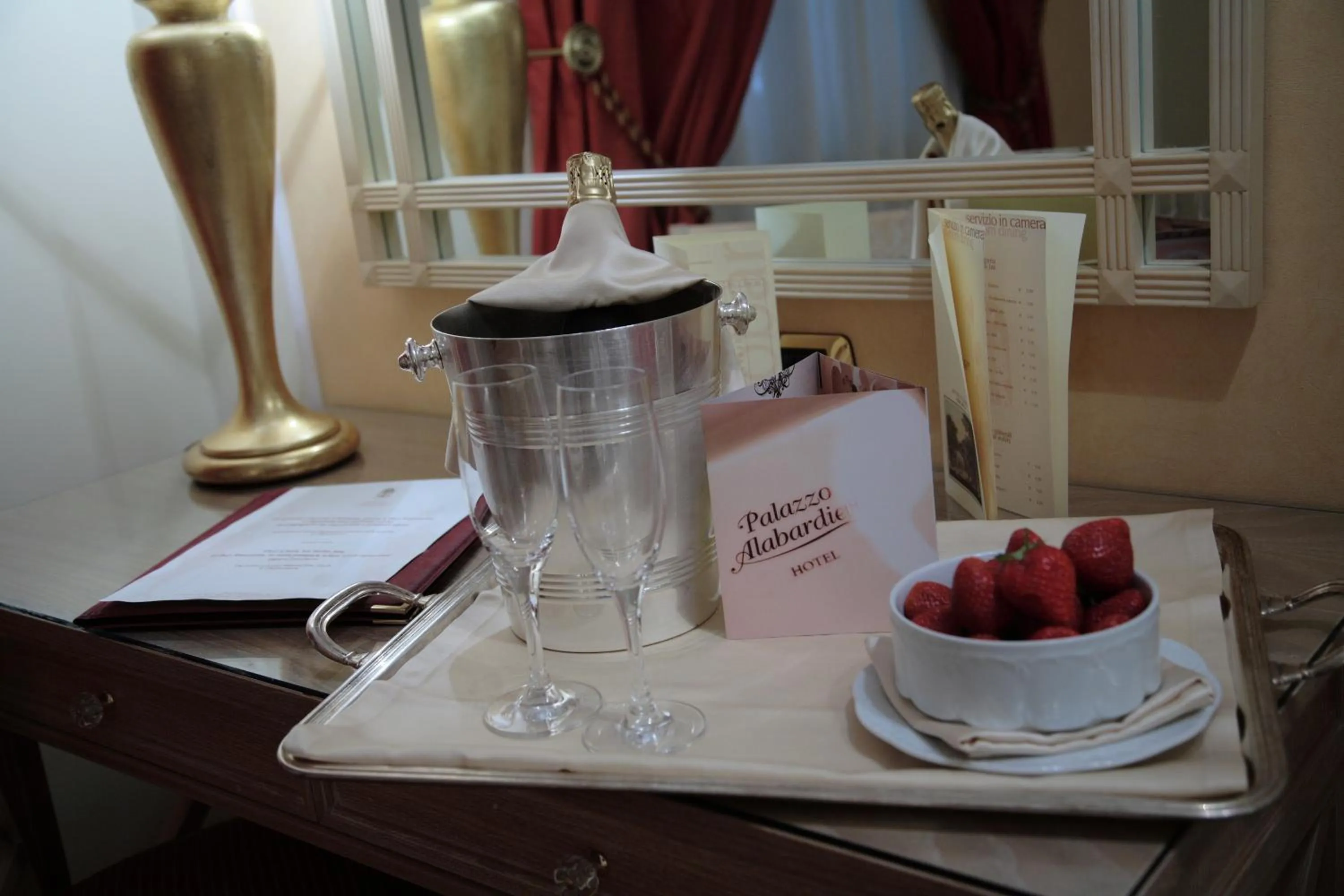 Decorative detail in Palazzo Alabardieri