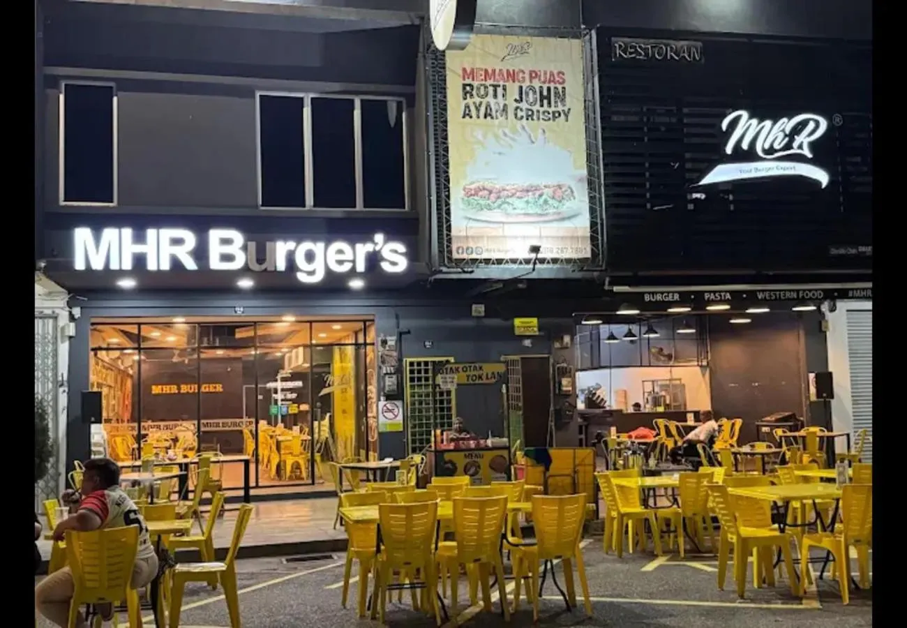 Restaurant/places to eat in Apartment santai Marina