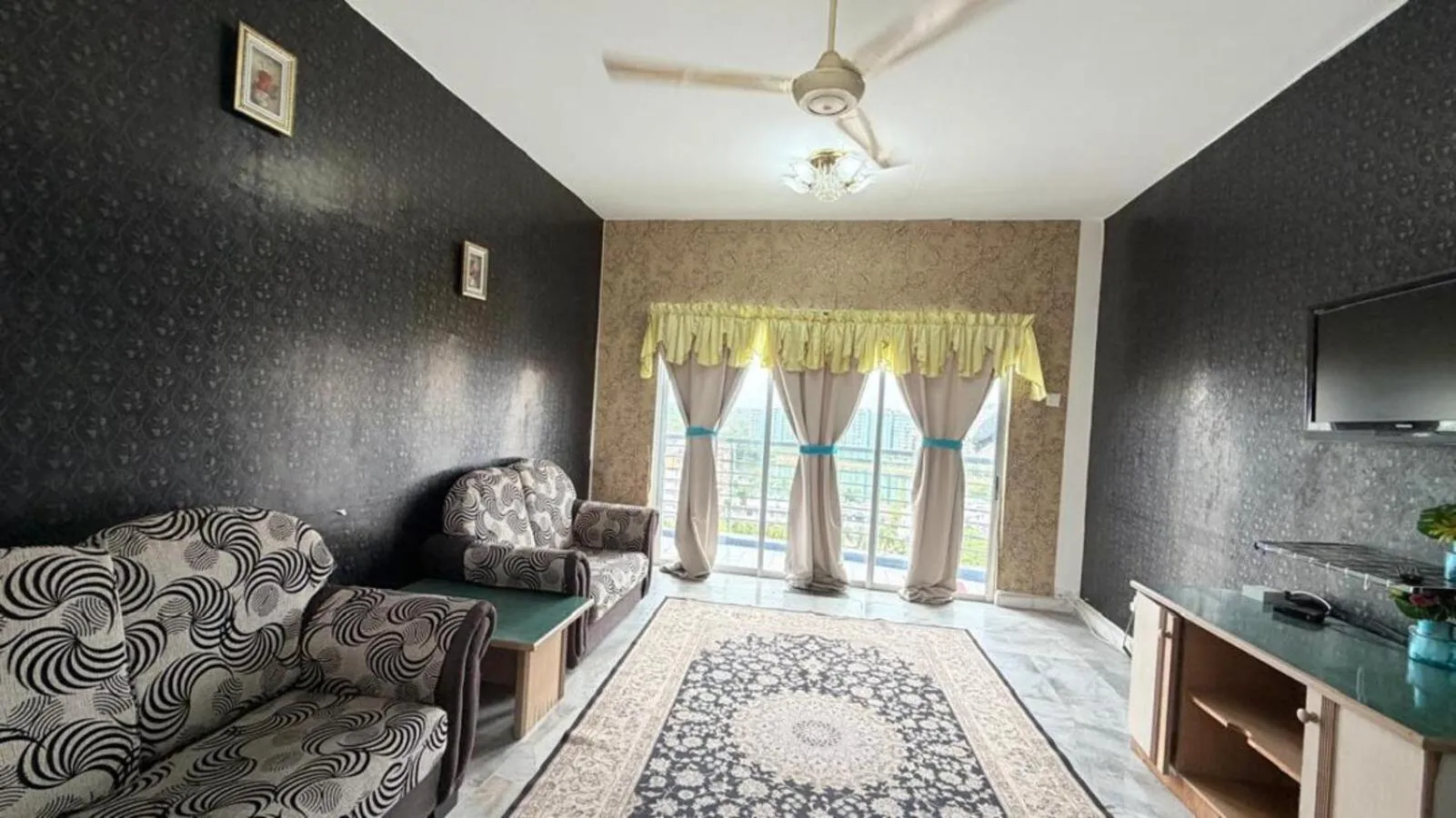 TV and multimedia in Apartment santai Marina