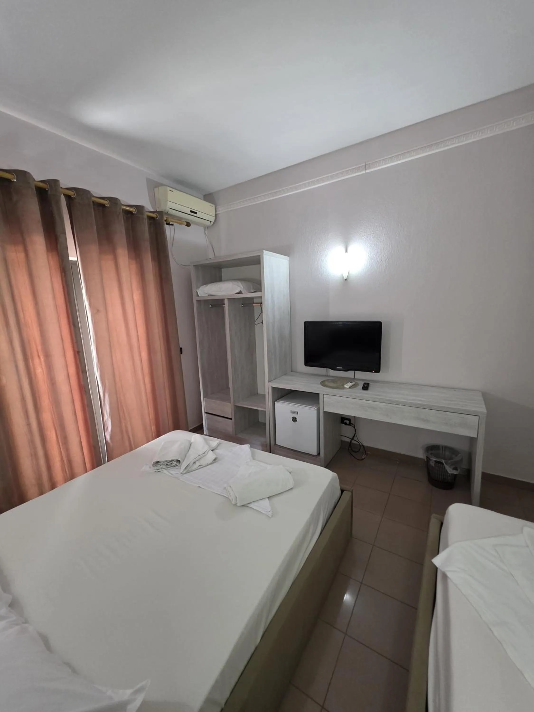 TV and multimedia in Seashell Beach Rooms