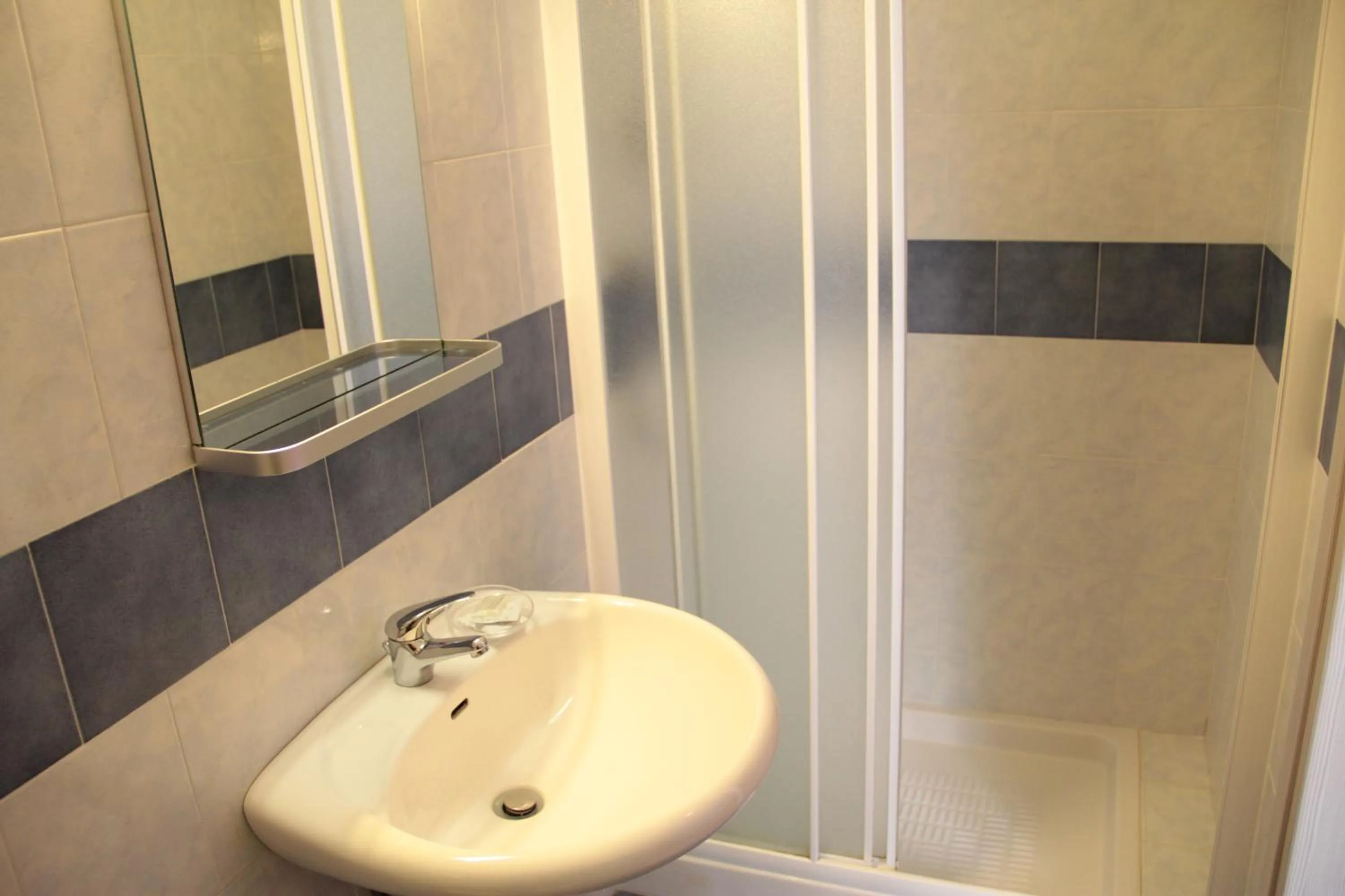 Shower in Hotel Siro