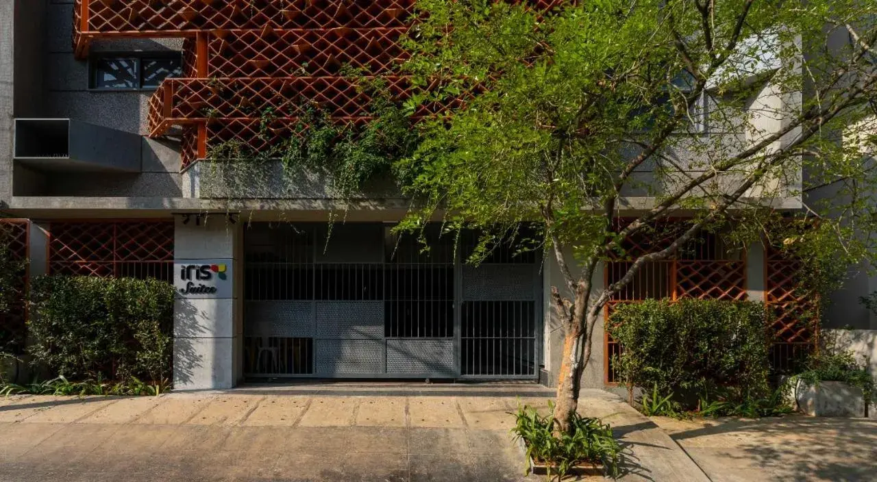 Property building in Iris Suites Property building in Iris Suites