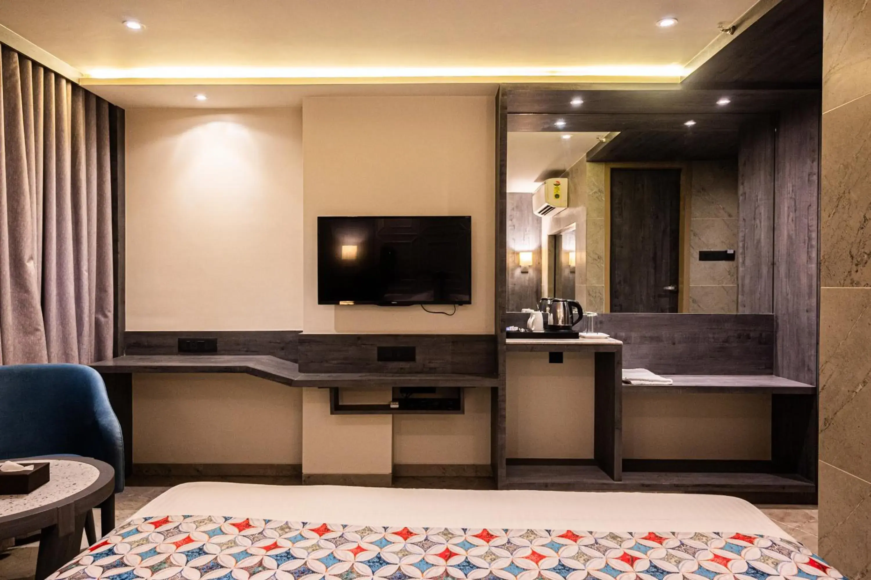 TV and multimedia, Bed in Suvidha Suites TV and multimedia, Bed in Suvidha Suites