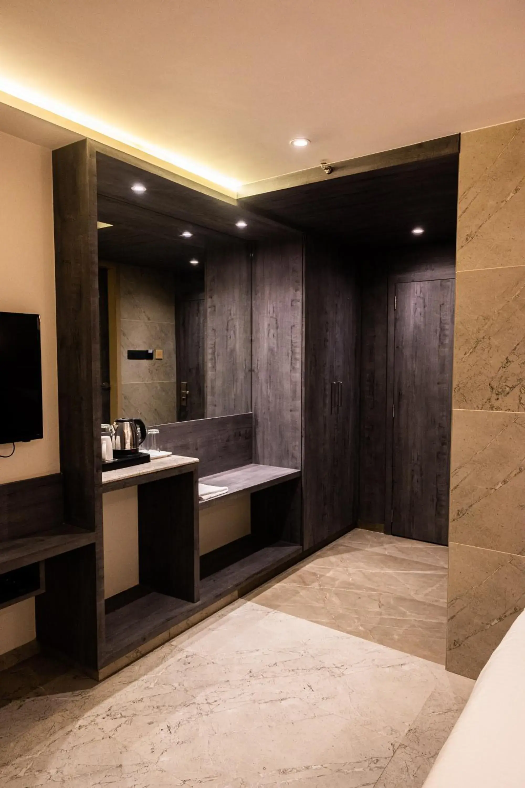 TV and multimedia in Suvidha Suites TV and multimedia in Suvidha Suites