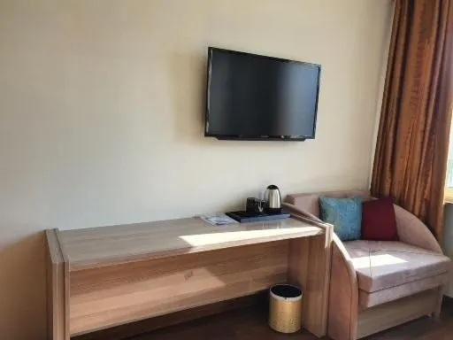 Photo of the whole room in Hotel Grand Inn