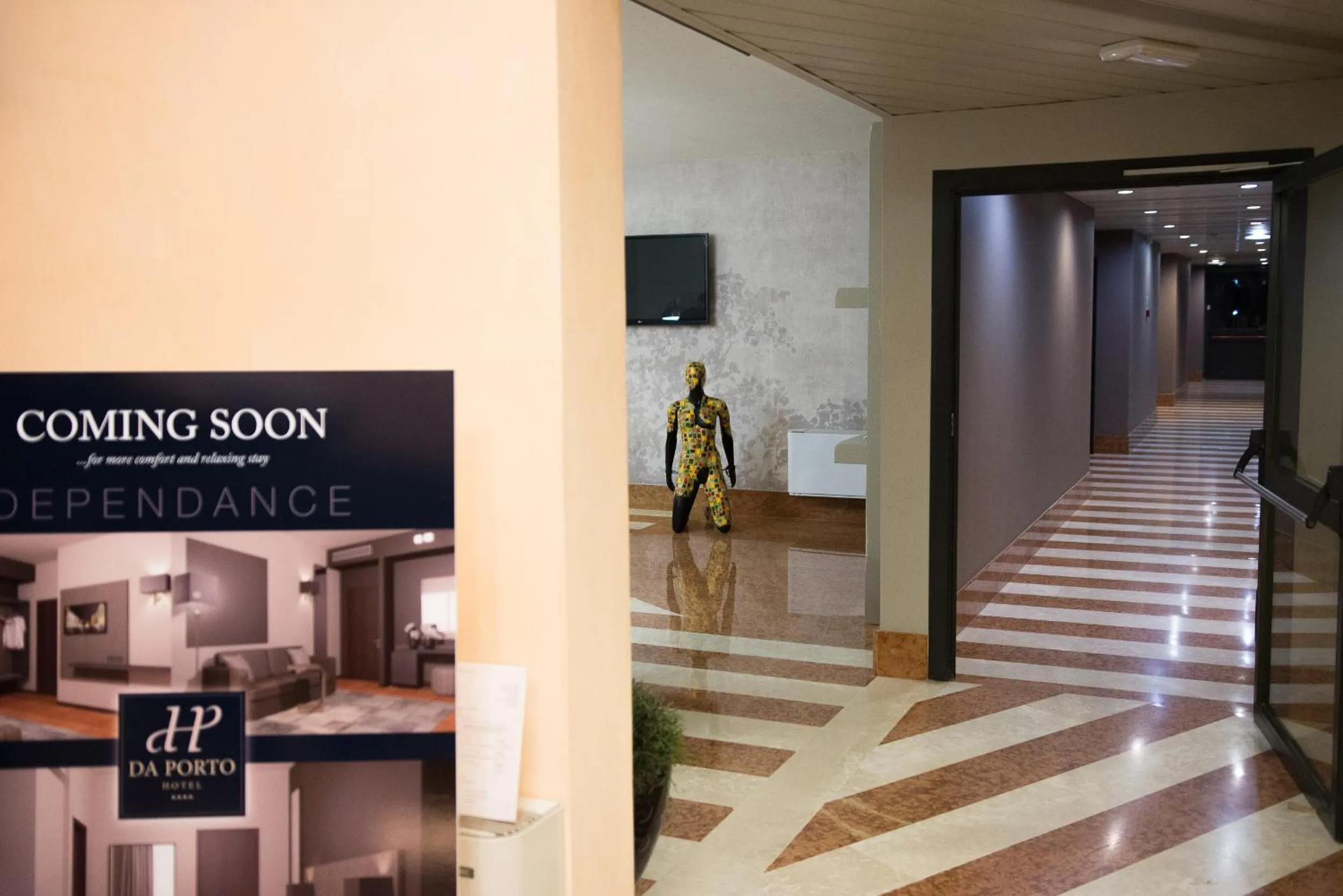 Communal lounge/ TV room in Hotel Da Porto